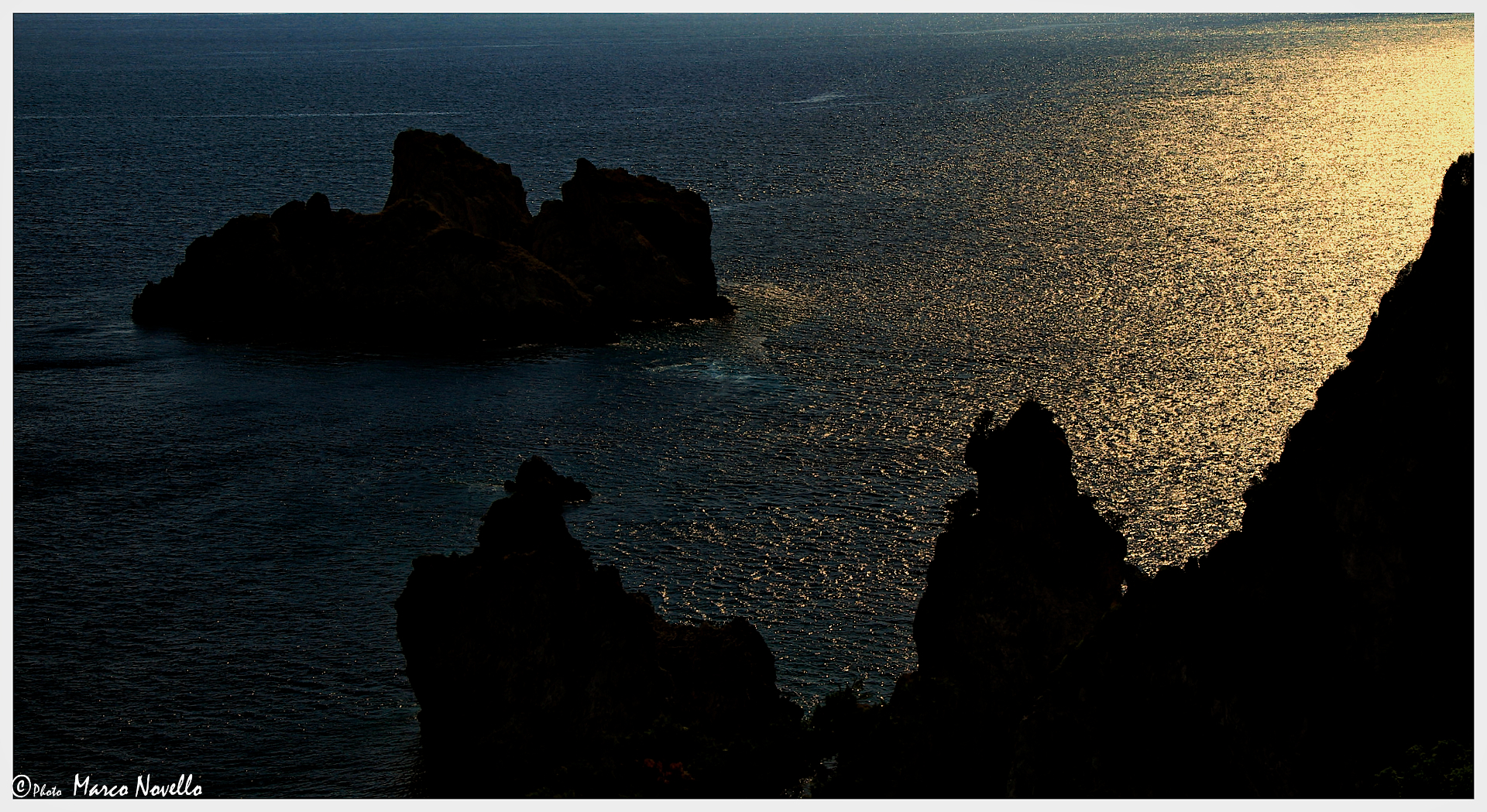 Silhouette al tramonto