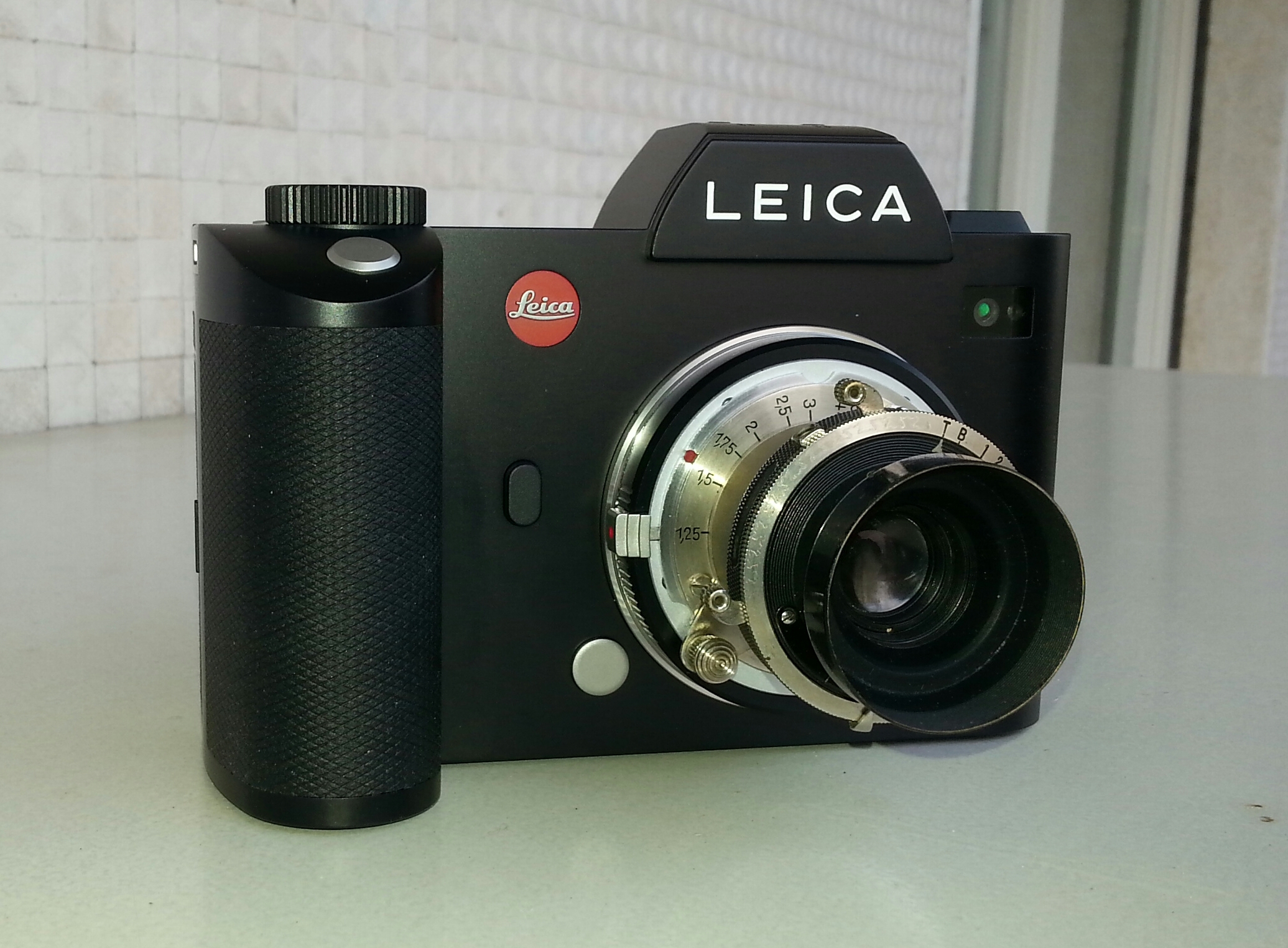 optics with Compur 1927 on Leica SL