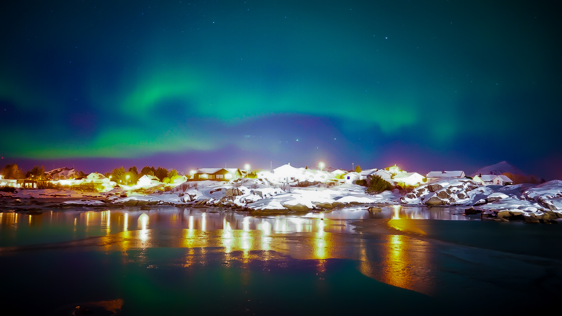 Aurora to the Lofoten Islands