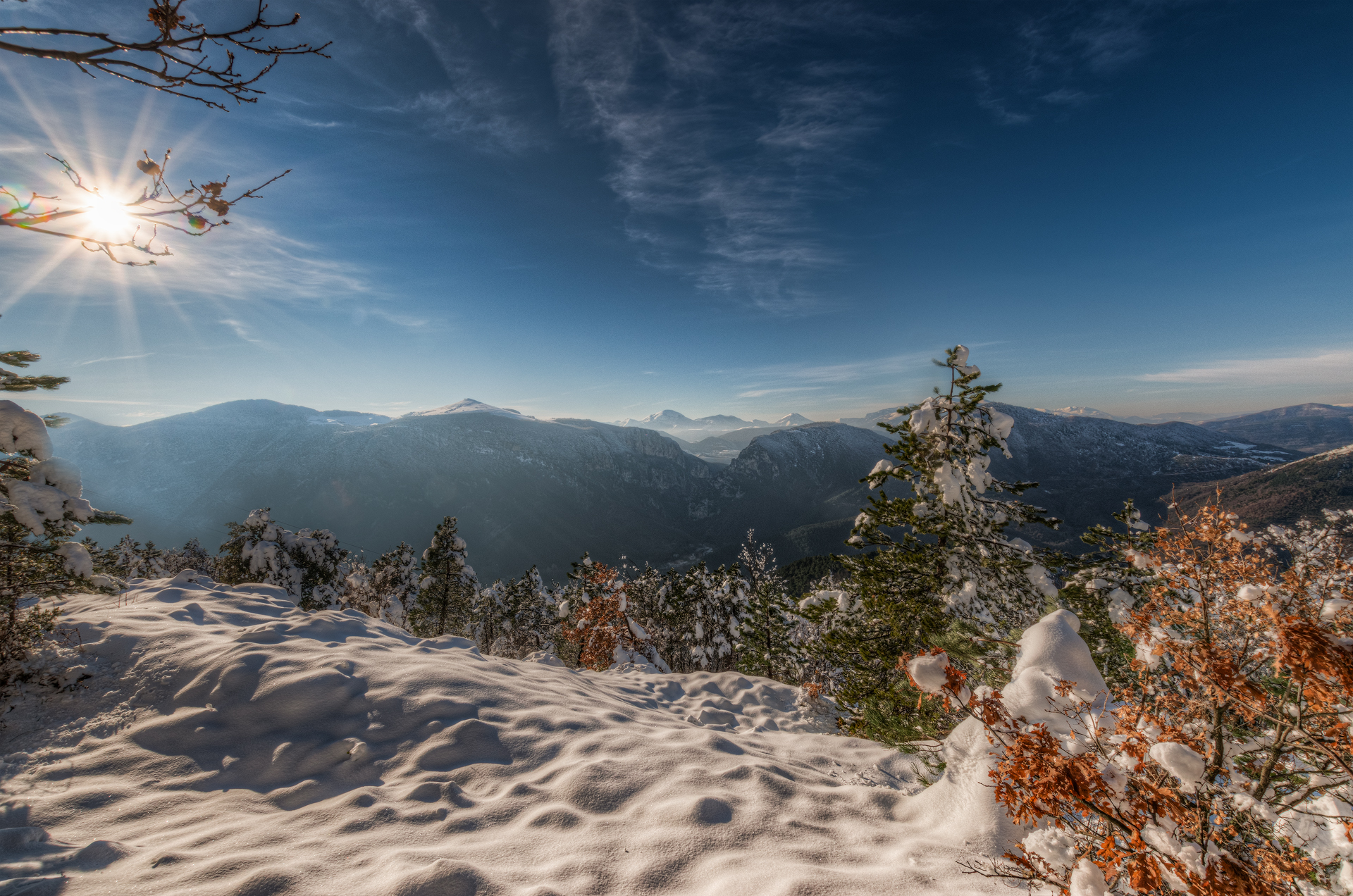 Tramonto innevato a Frasassi