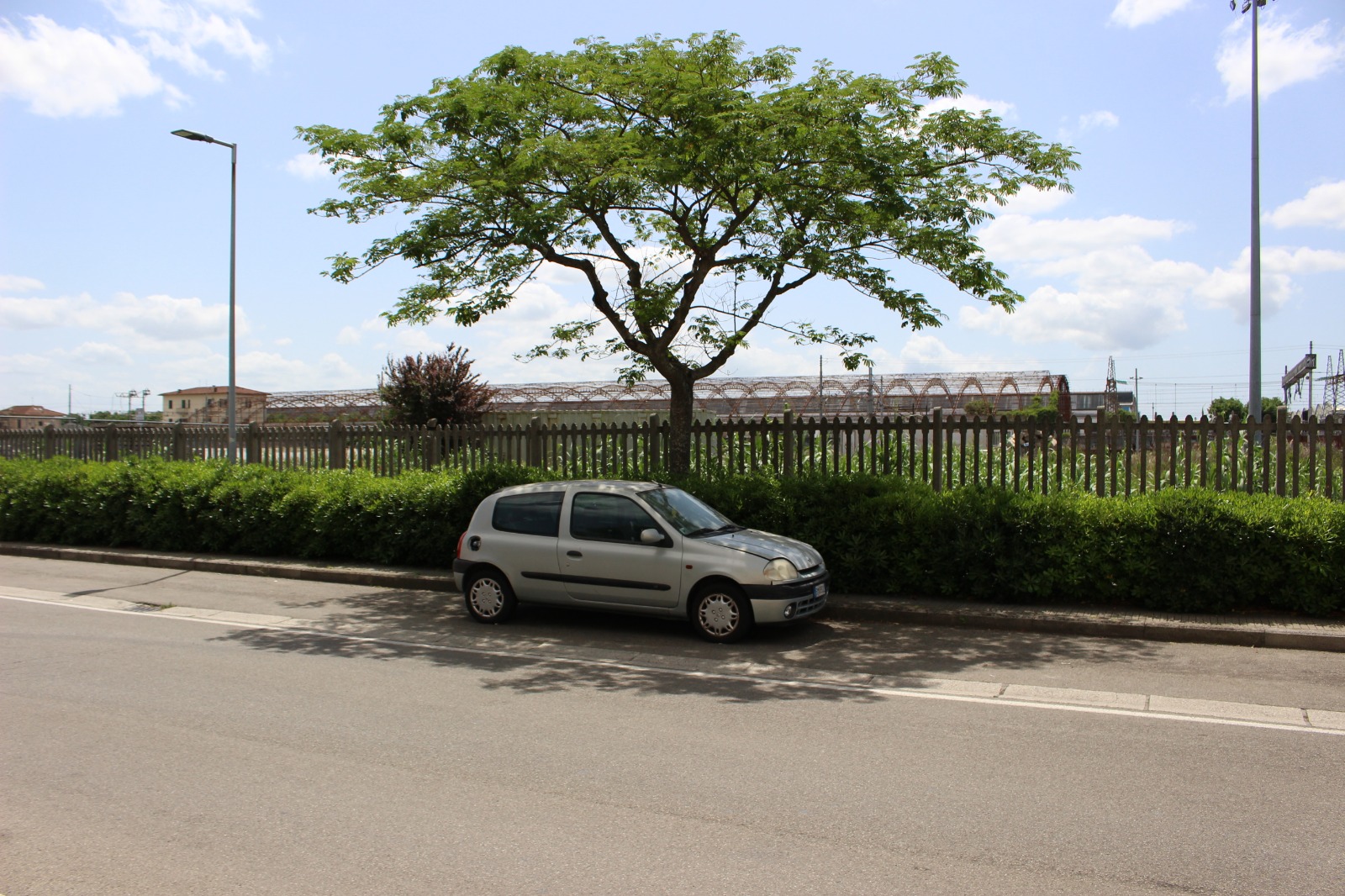 All'ombra, pontedera