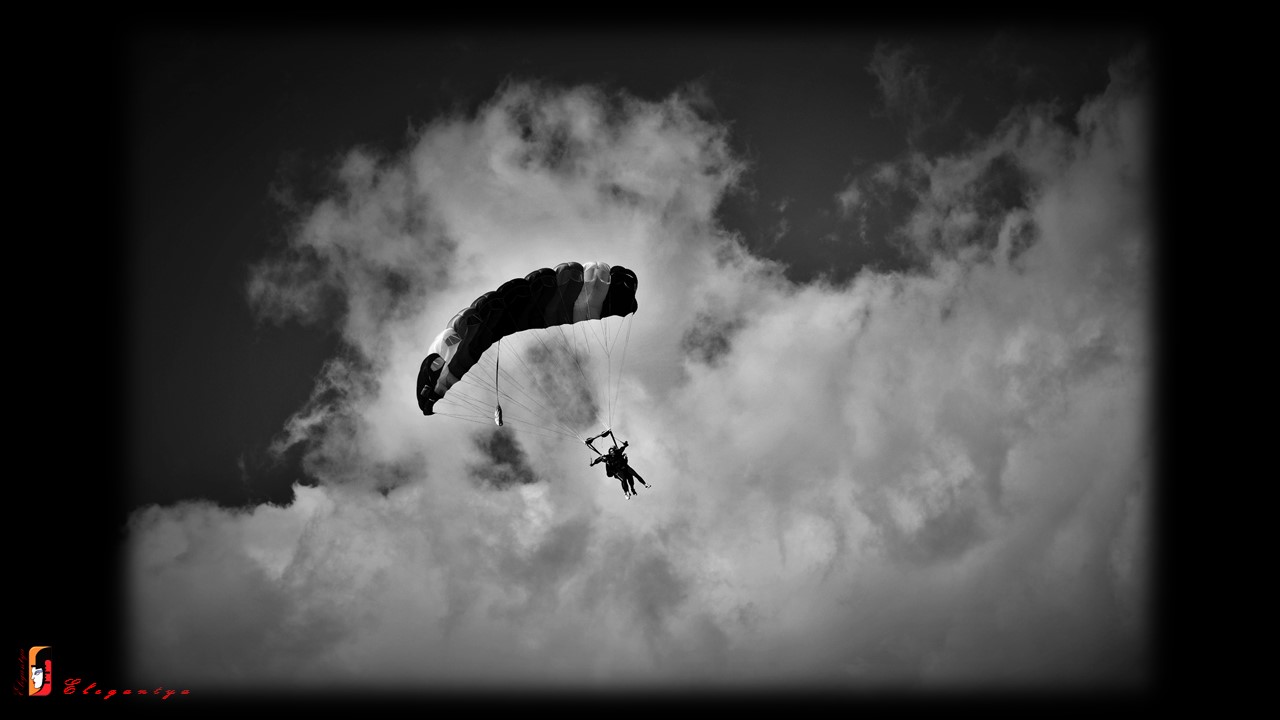 (2)The immense between sea and sky...