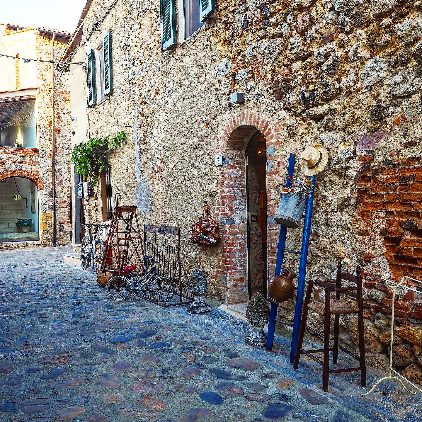 Monteriggioni vecchi negozi .