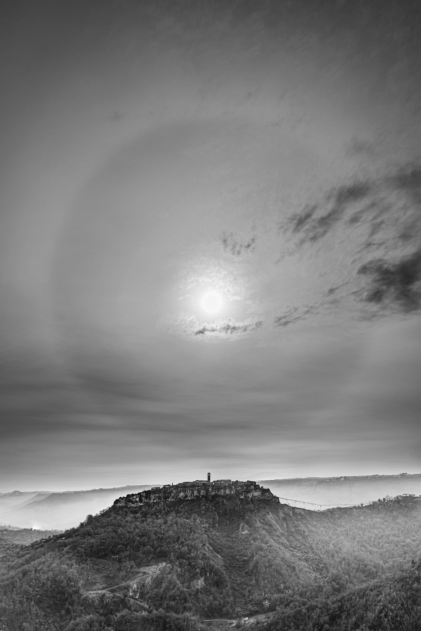 Civita, halo
