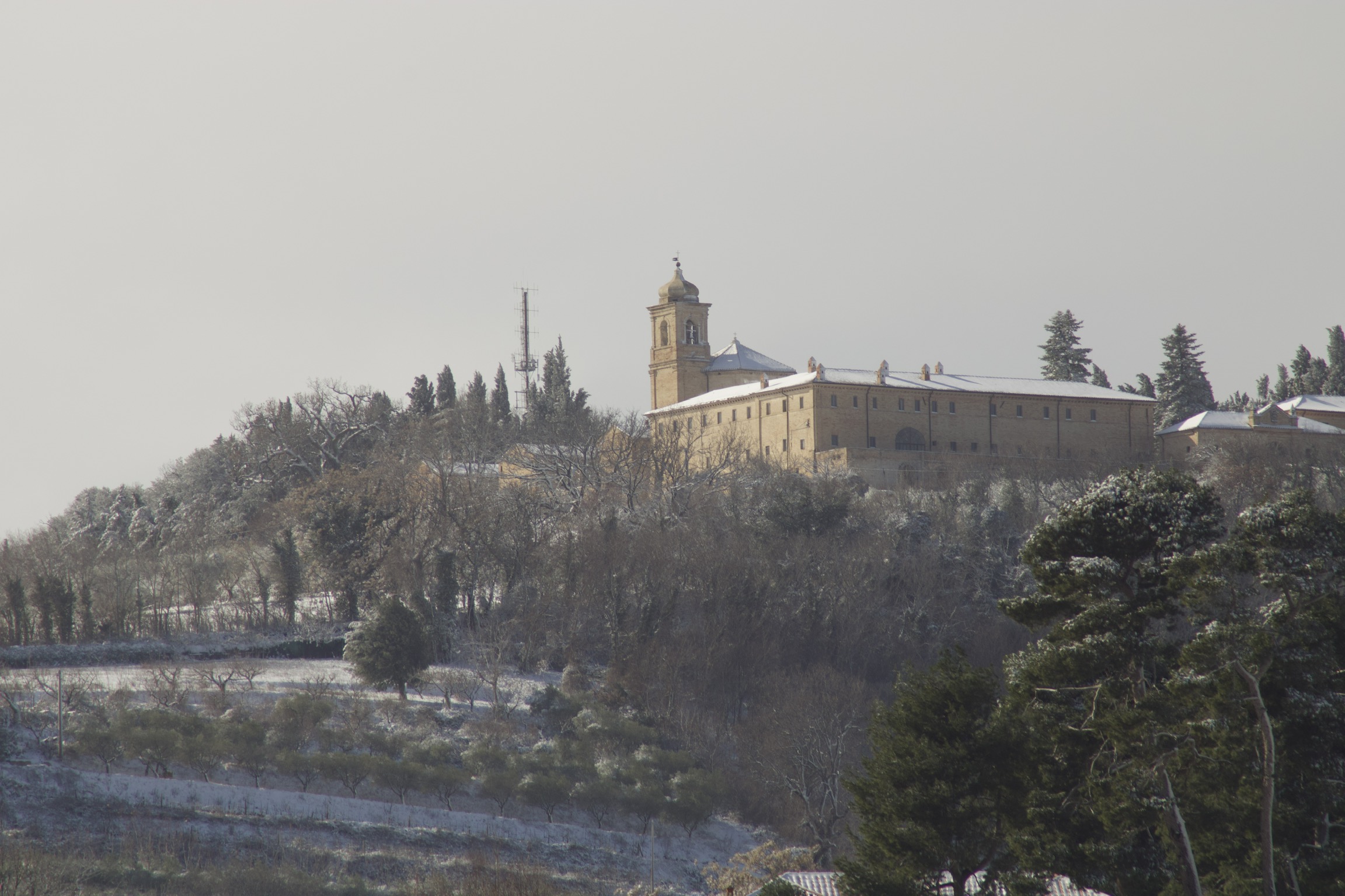Monte giove con la neve