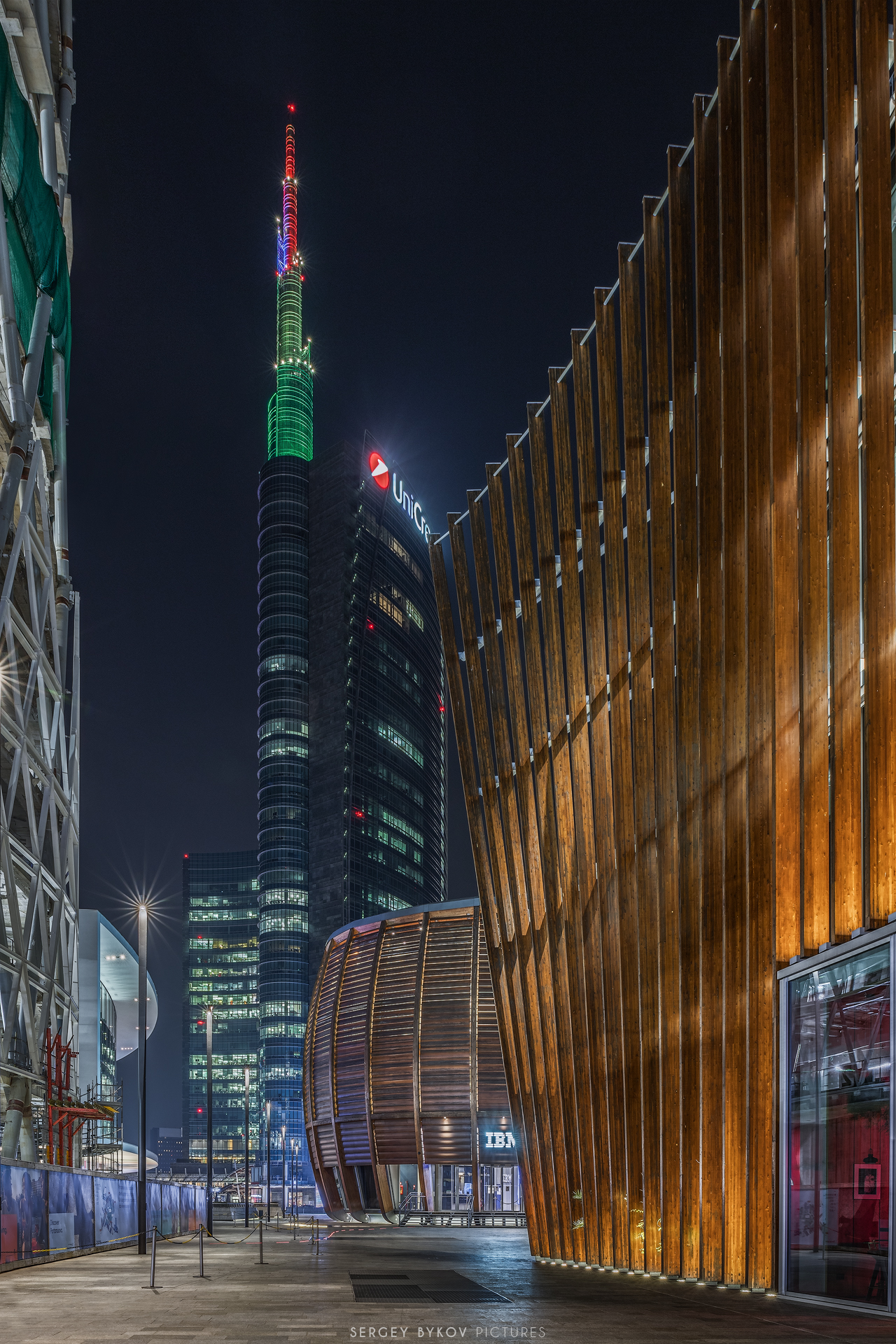 Piazza Gae Aulenti Milano