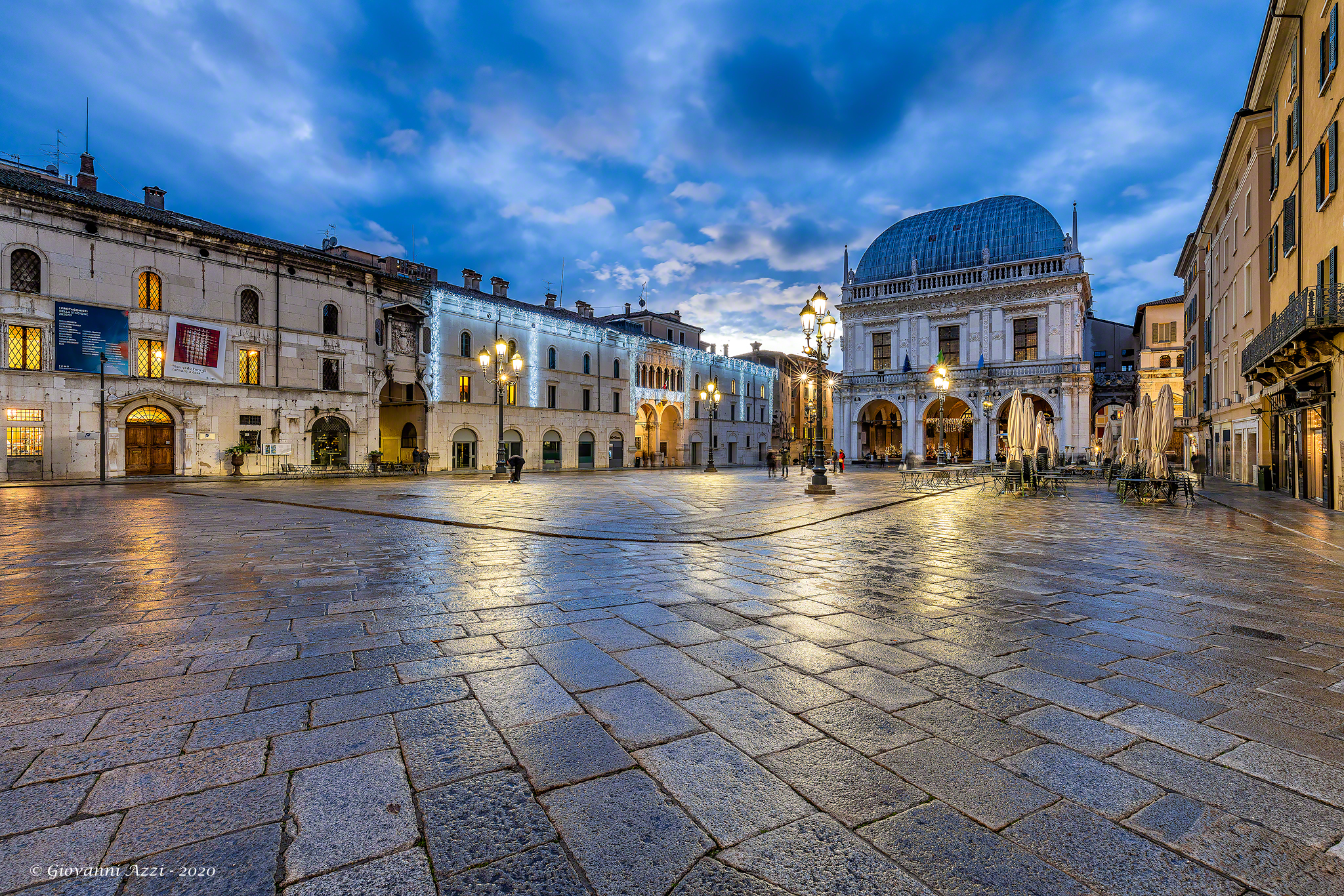 Blue Time in Loggia Square 3