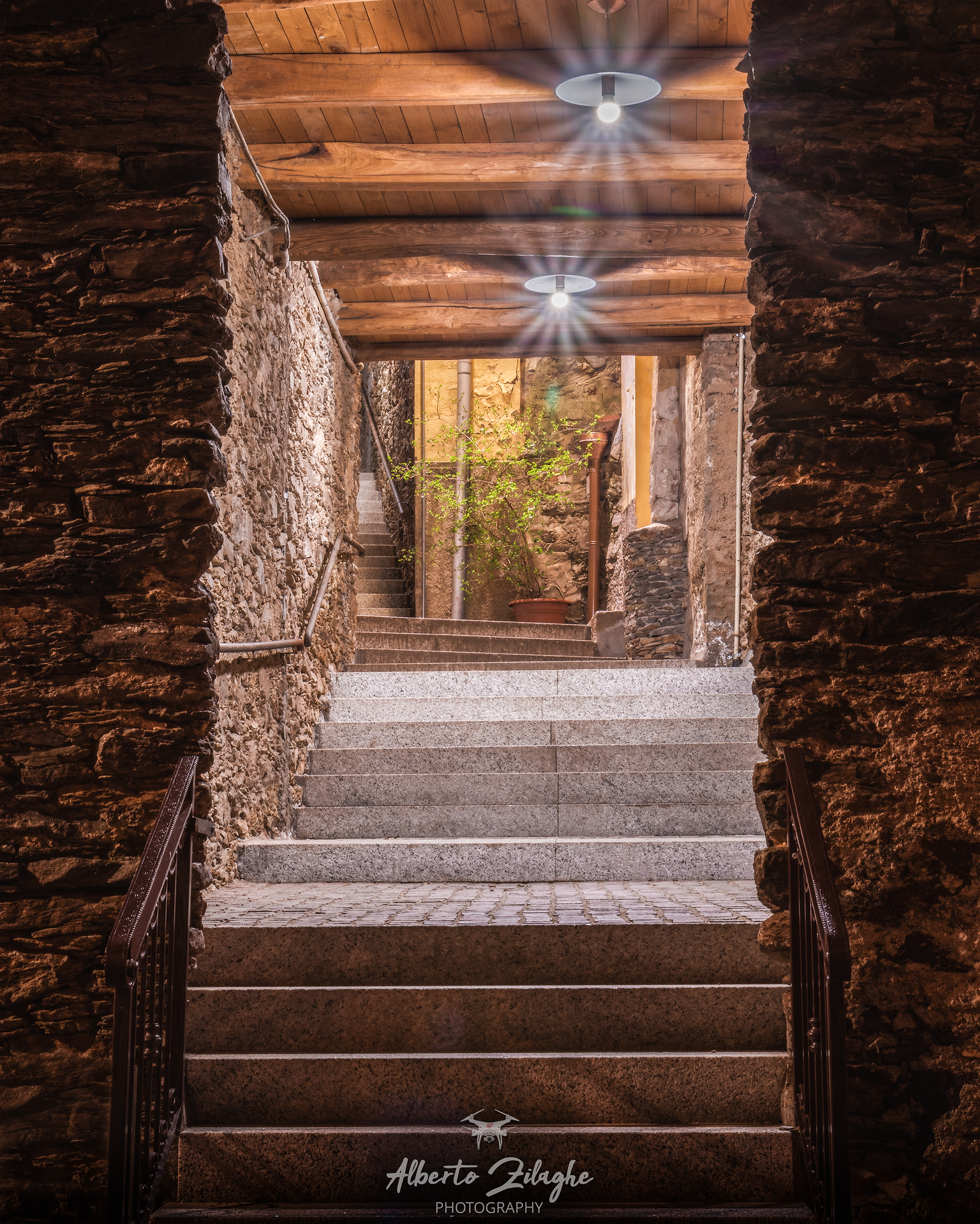 Desulo Via Montanaru Scalette Porticato in Notturna