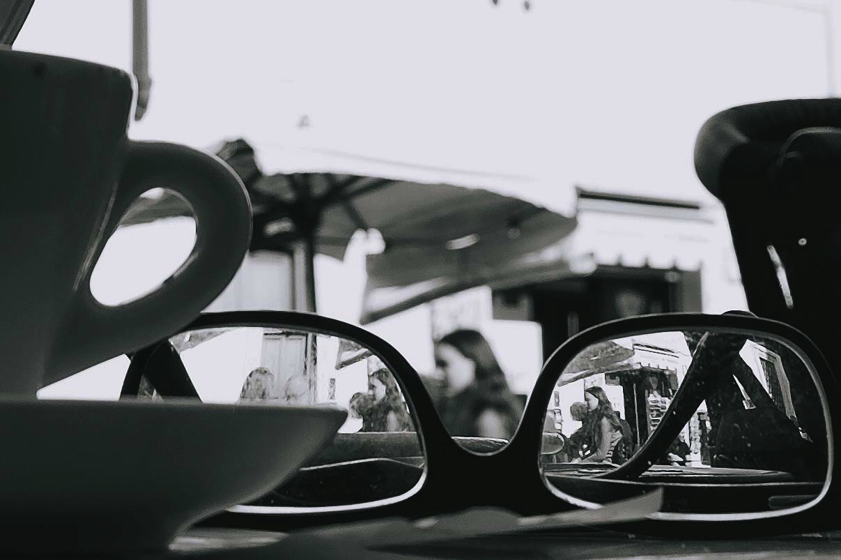Photo in the photo- coffee break'
