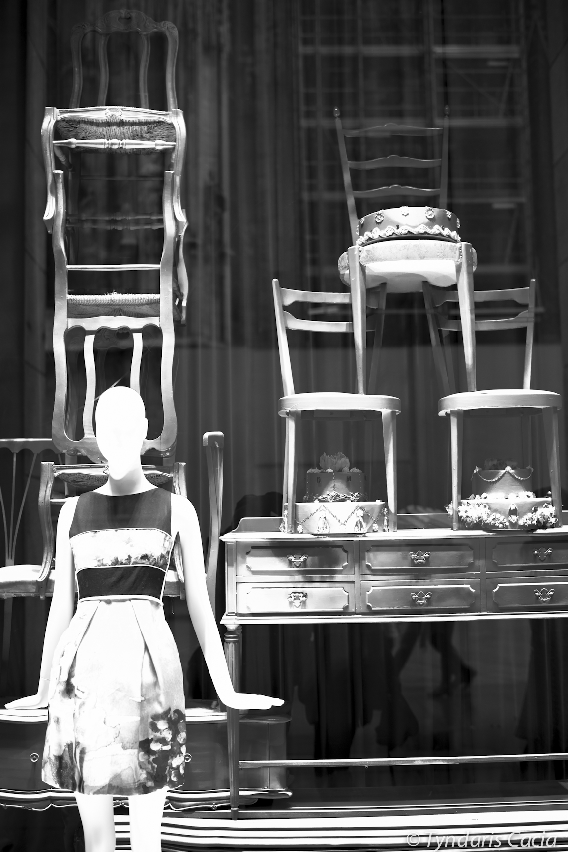 Vetrina in via Della Spiga