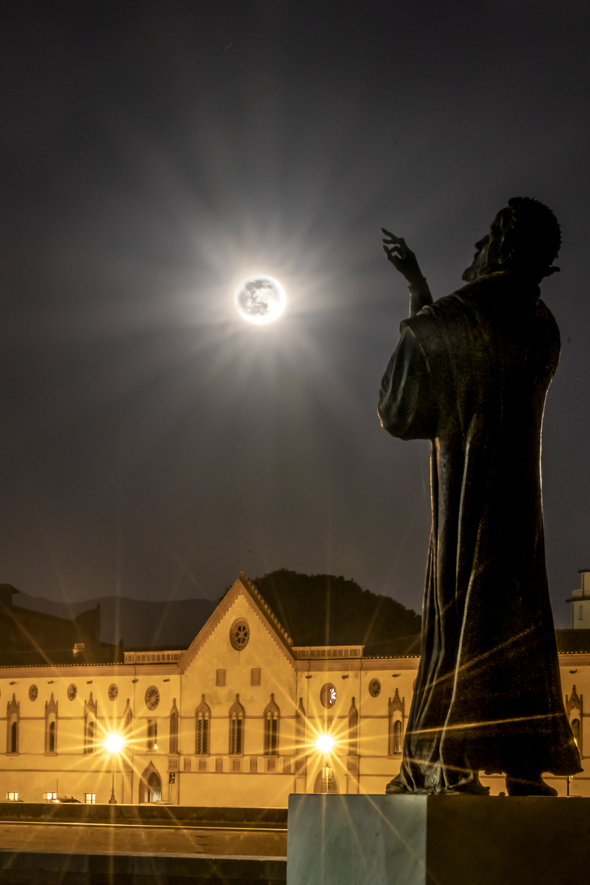 Galileo and the Moon