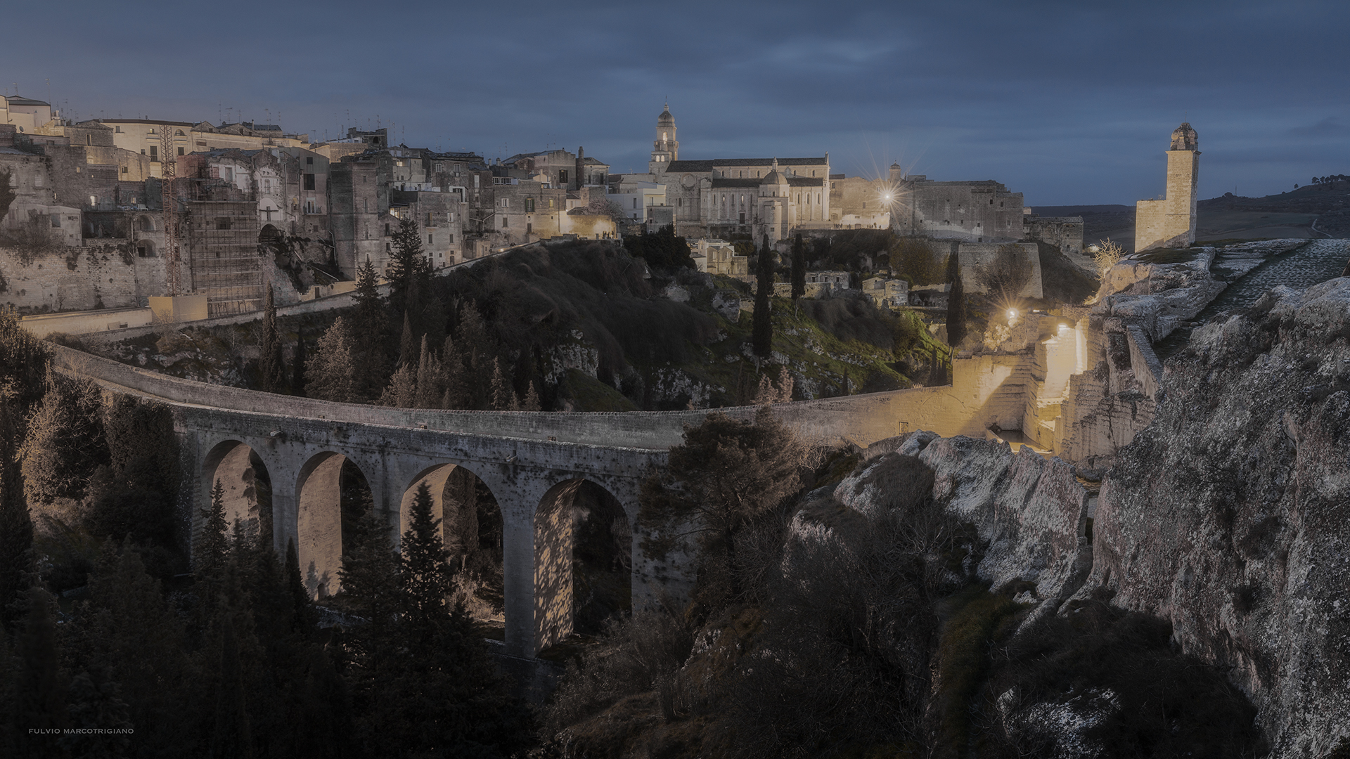 Gravina in Puglia all'ora blu