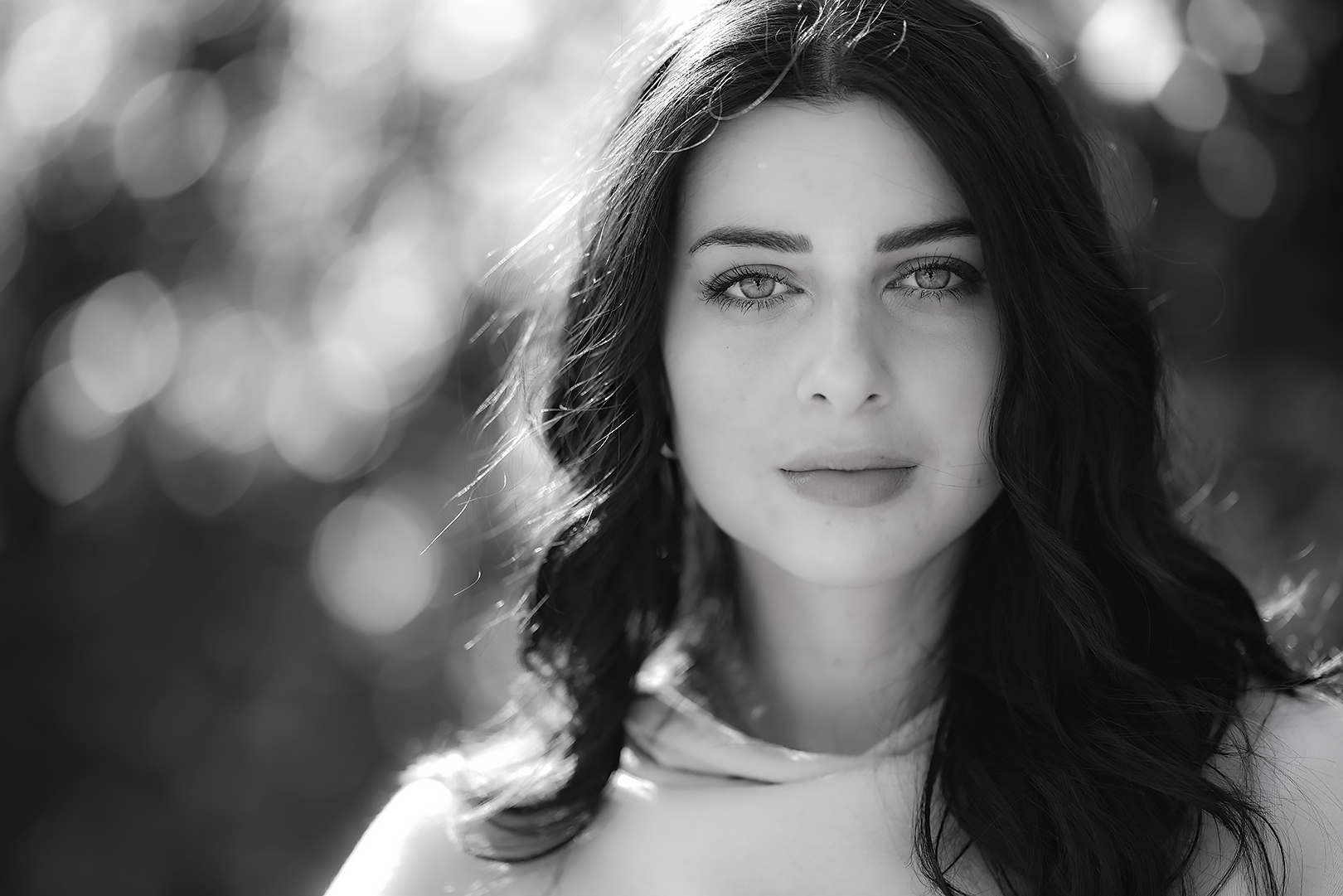 Gloria eyes bw