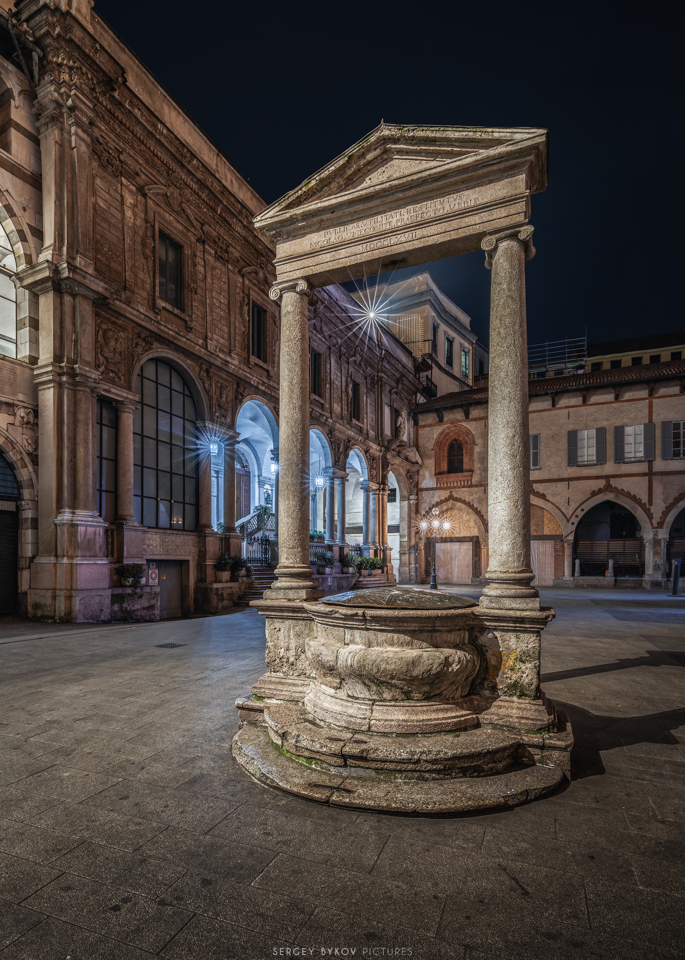 Piazza dei Mercanti Milan