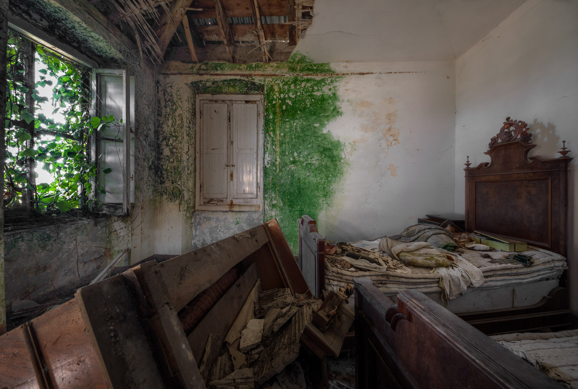 Stringimi forte mentre tutto crollerà