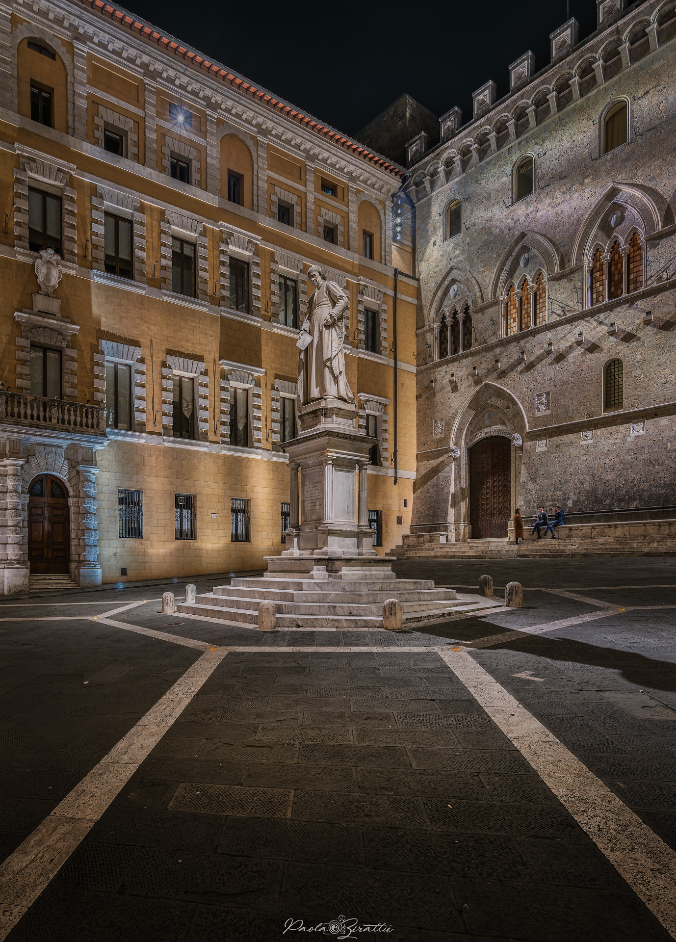 Monte dei Paschi Di Siena, Piazza Salimbeni, Siena