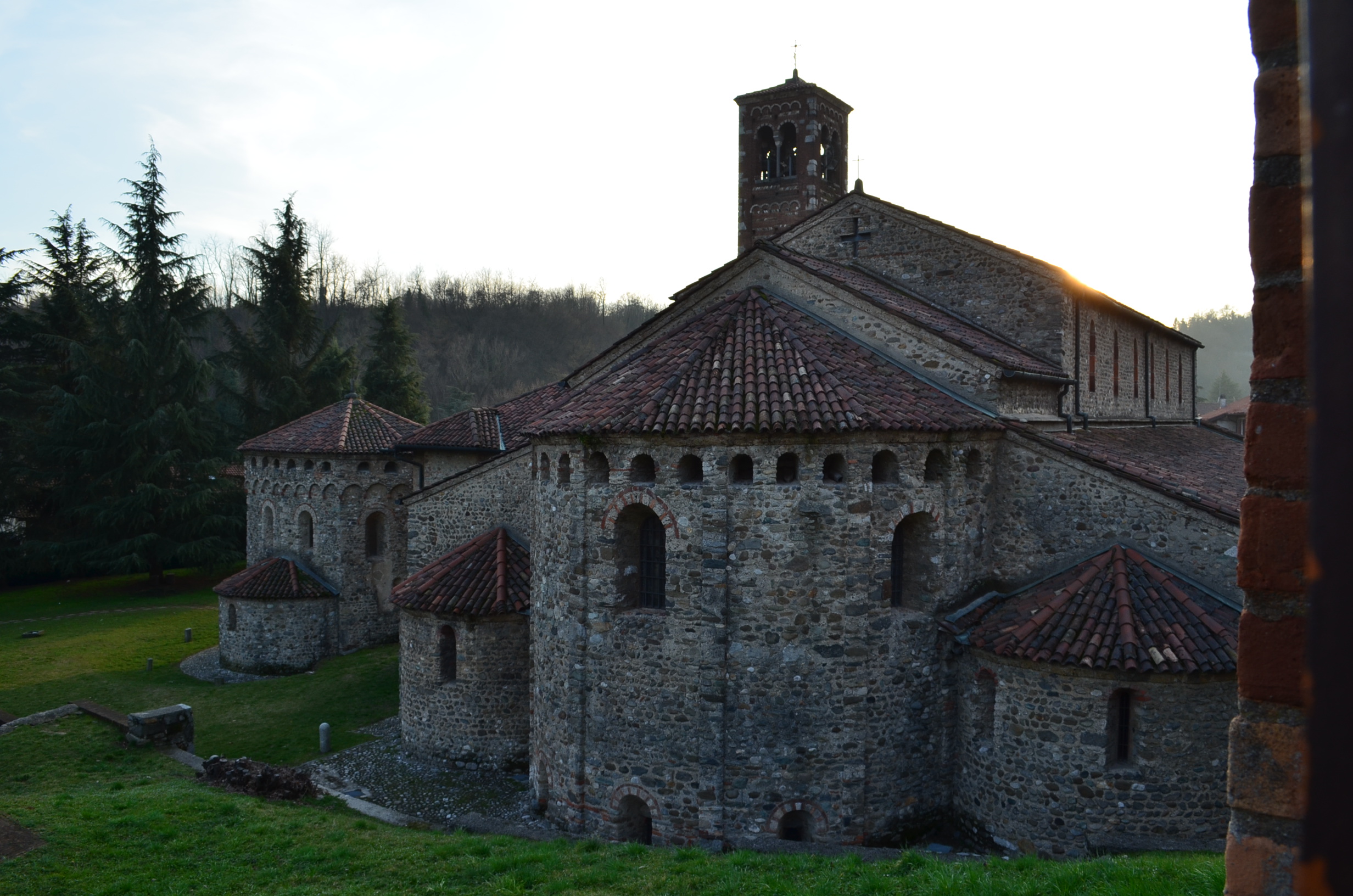 Romanesque church of Agliate (Carate B.za) MB
