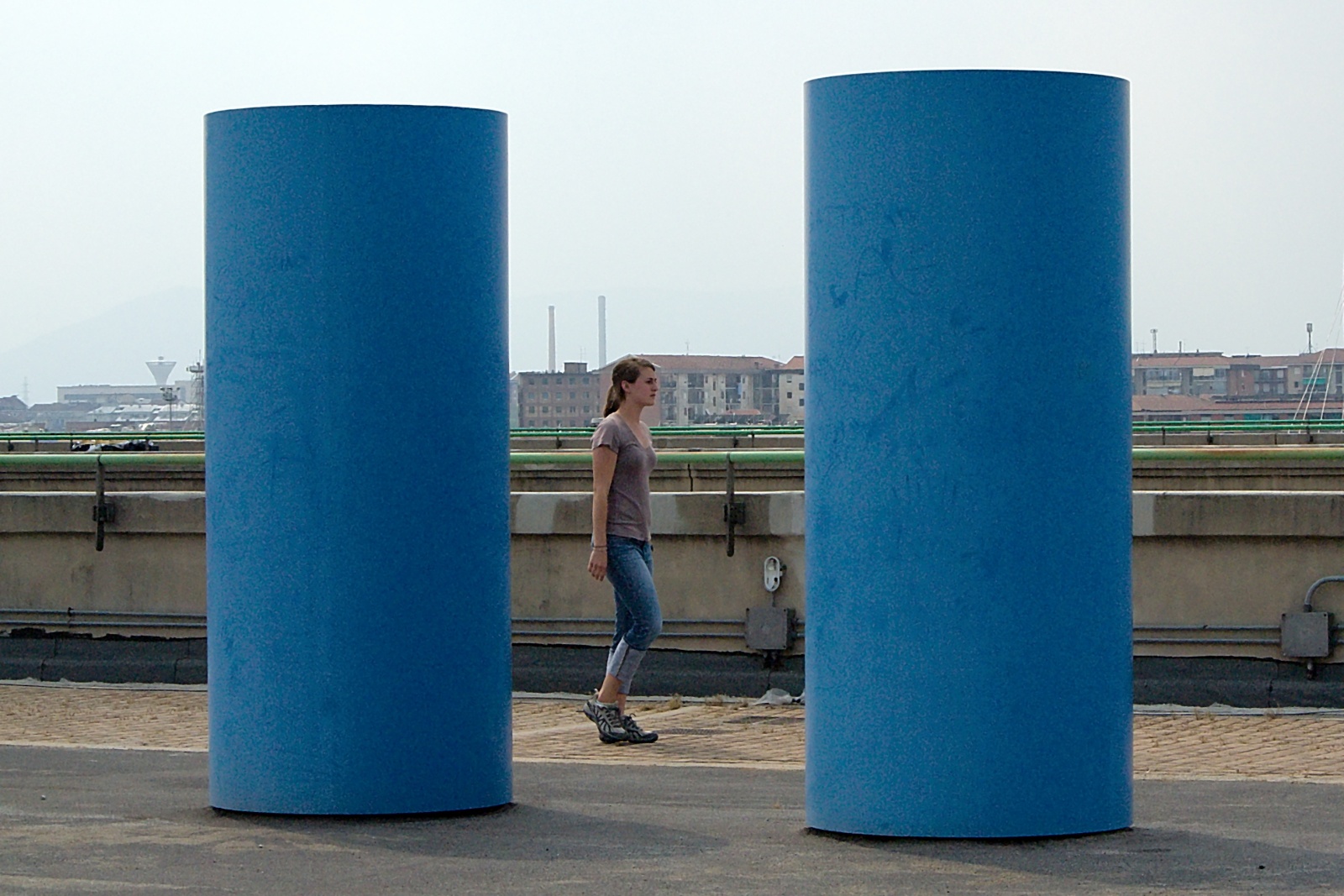 Tra le colonne (Lingotto, Torino )