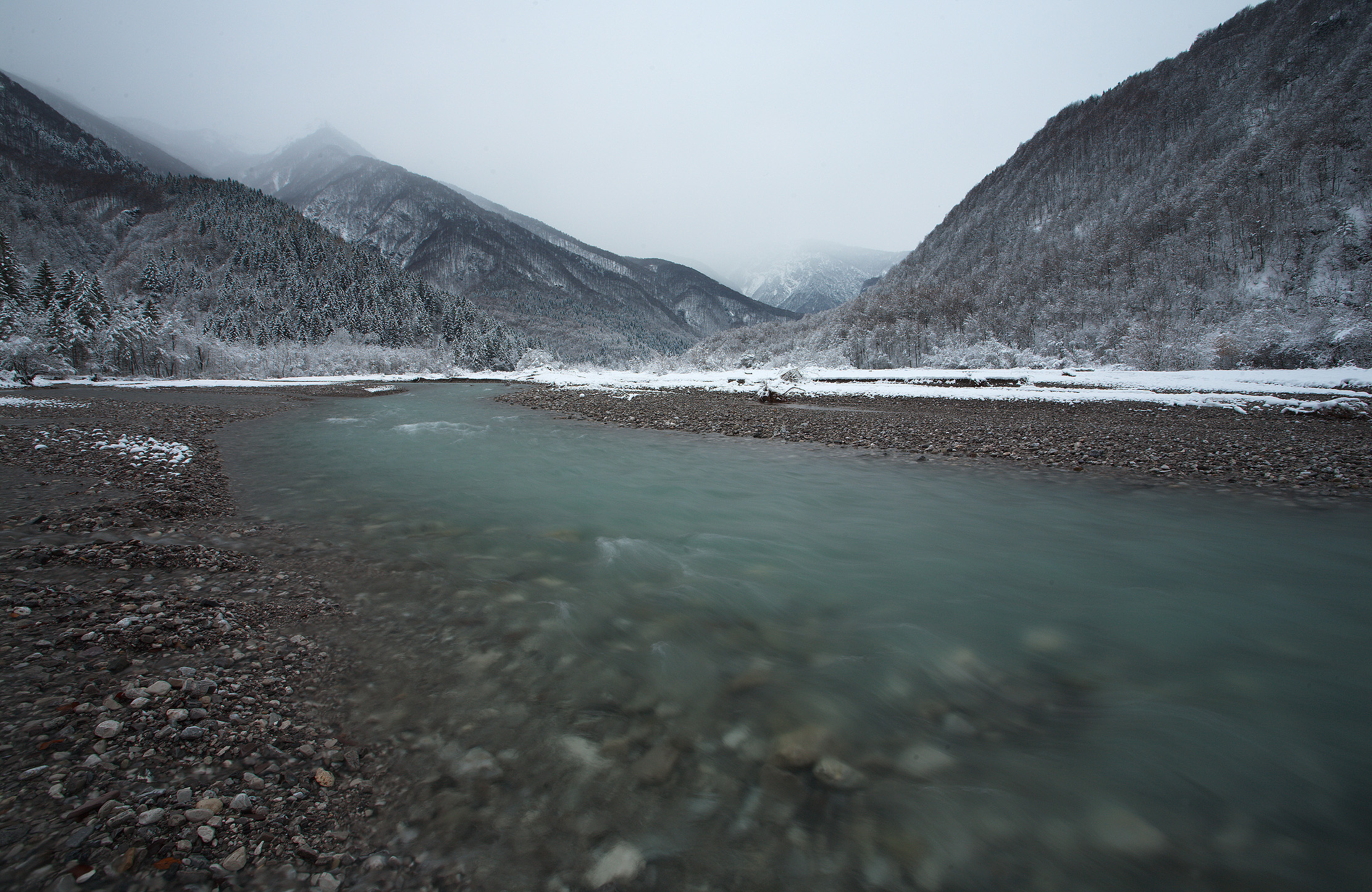 Fiume innevato