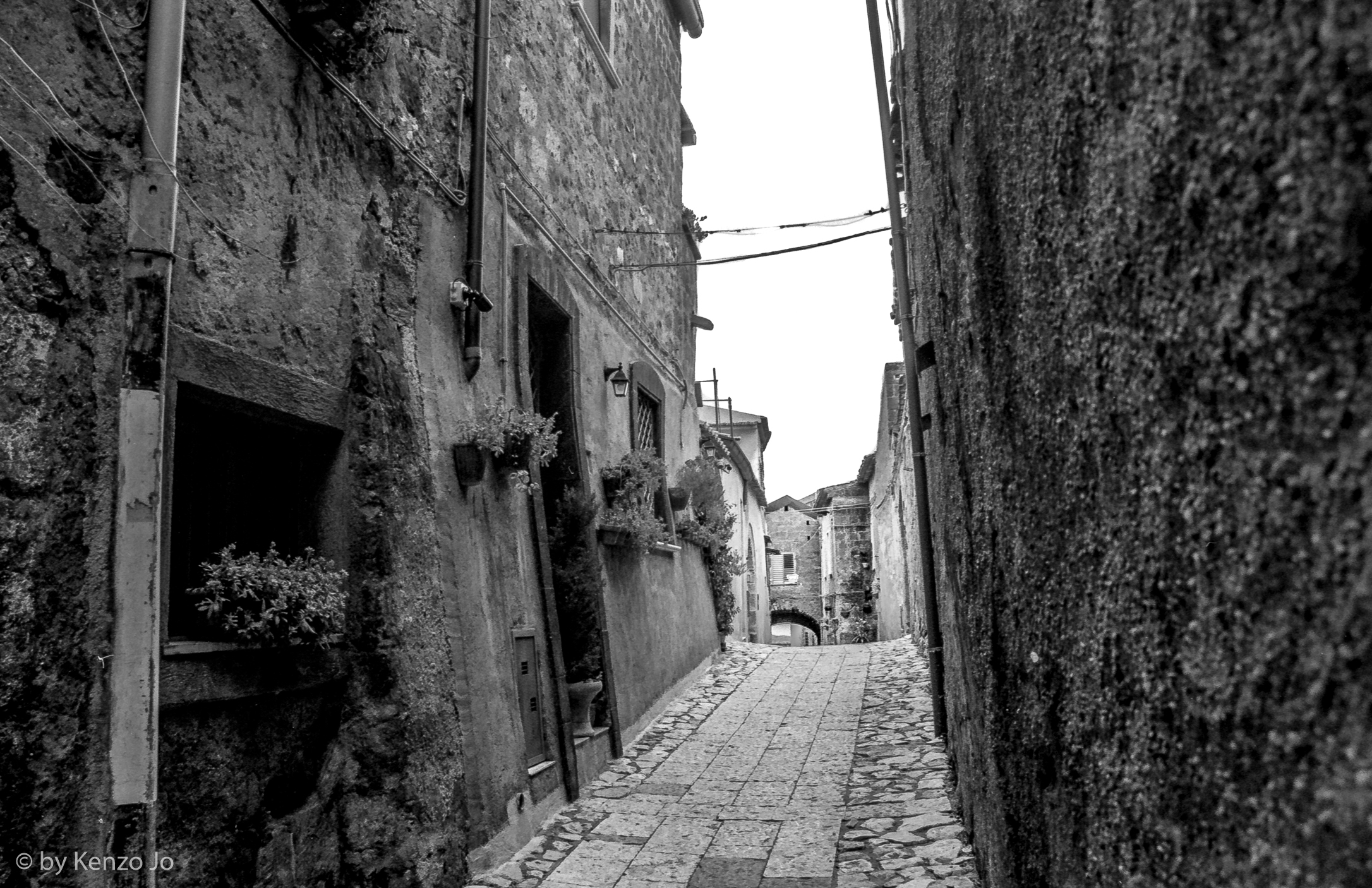 Casertavecchia vicolo - foto analogica