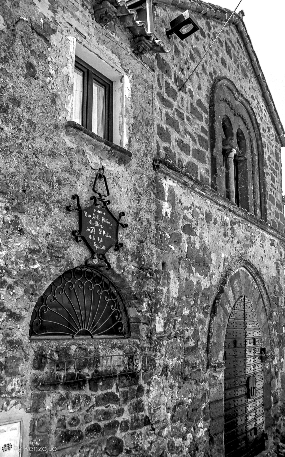 The House of Biphores