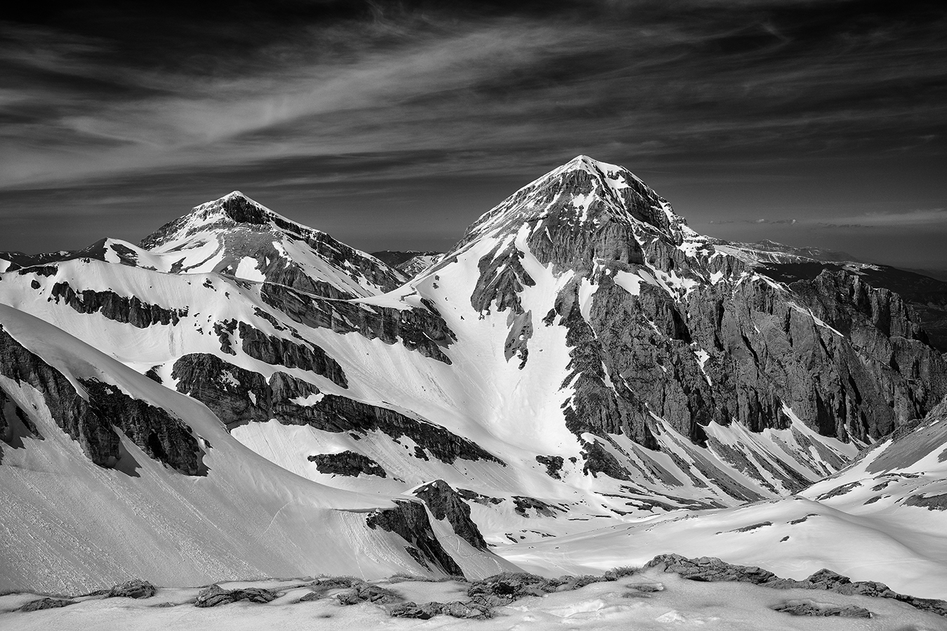 Il Pizzo Intermesoli e il Monte Corvo