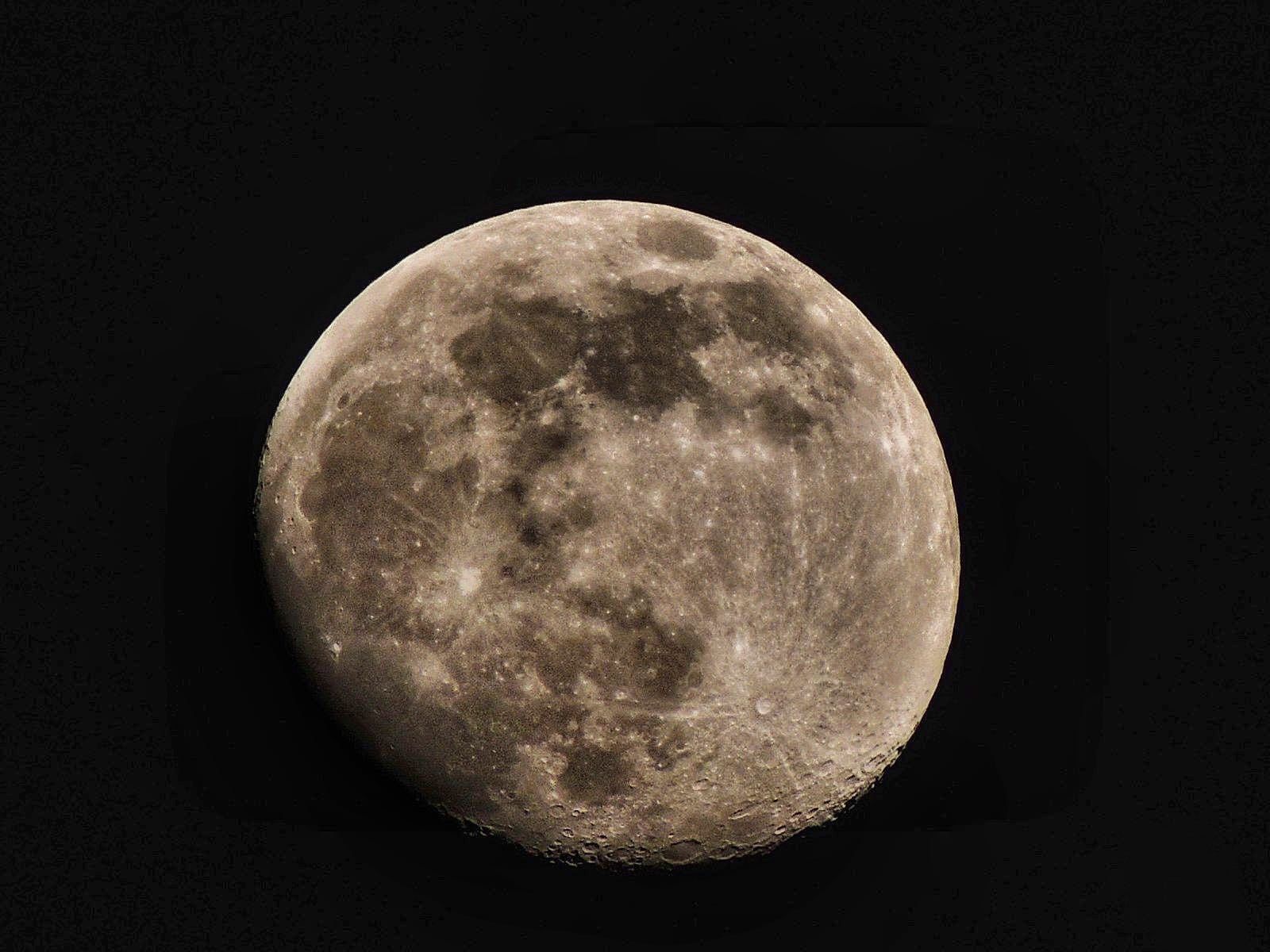 92% moon