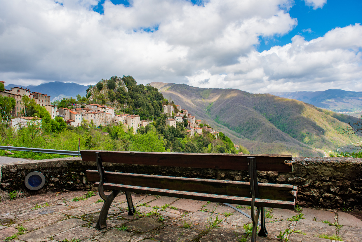 Lucchio the vertical country