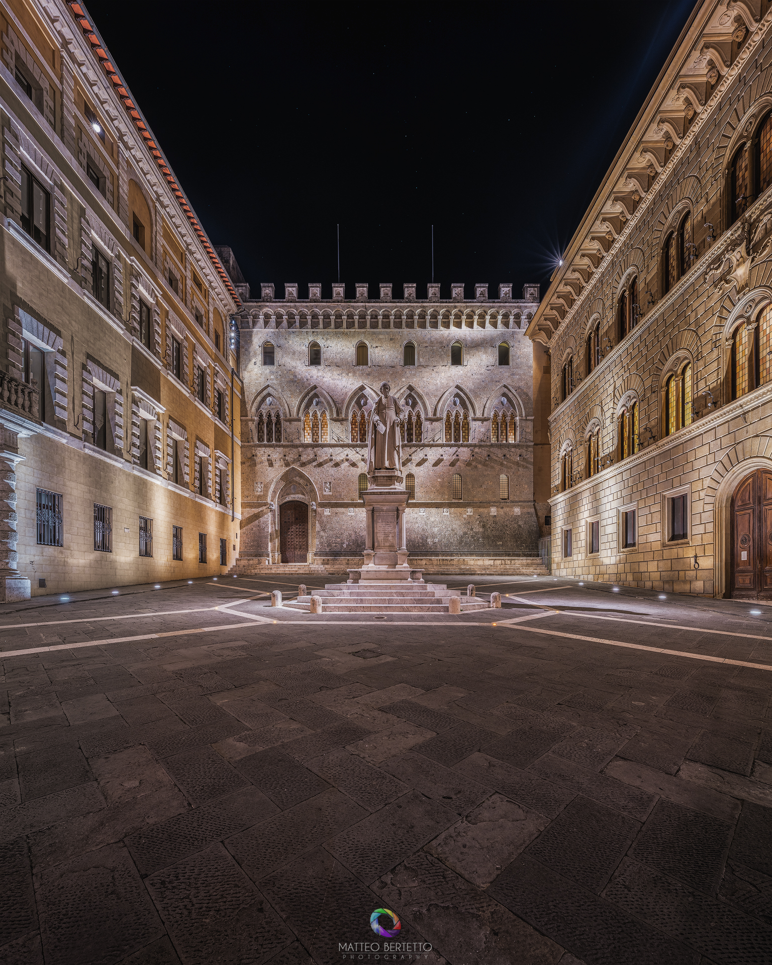 Siena - Piazza Salimbeni