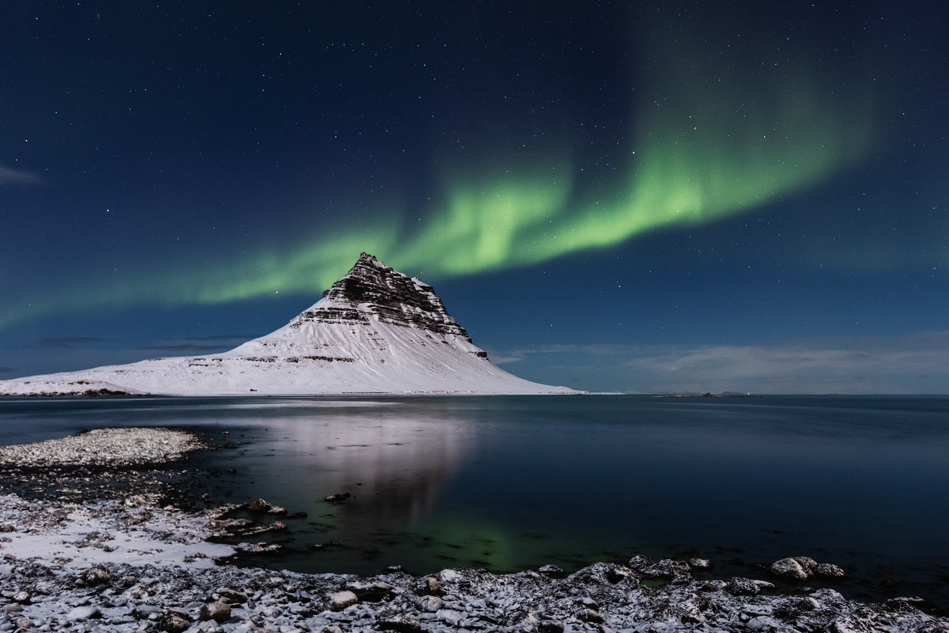 Green flames in the northern sky