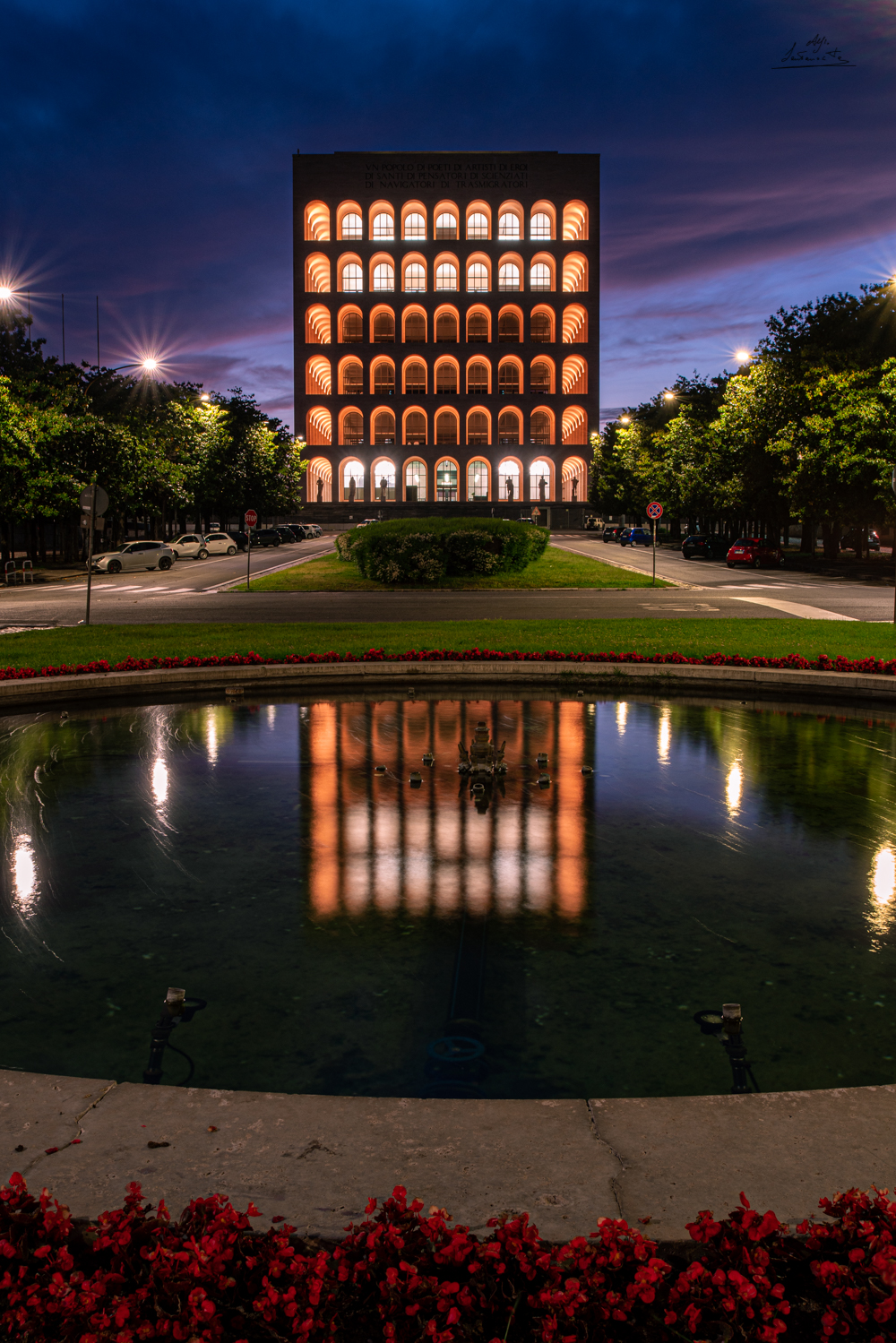 Palazzo civiltà del Lavoro by night