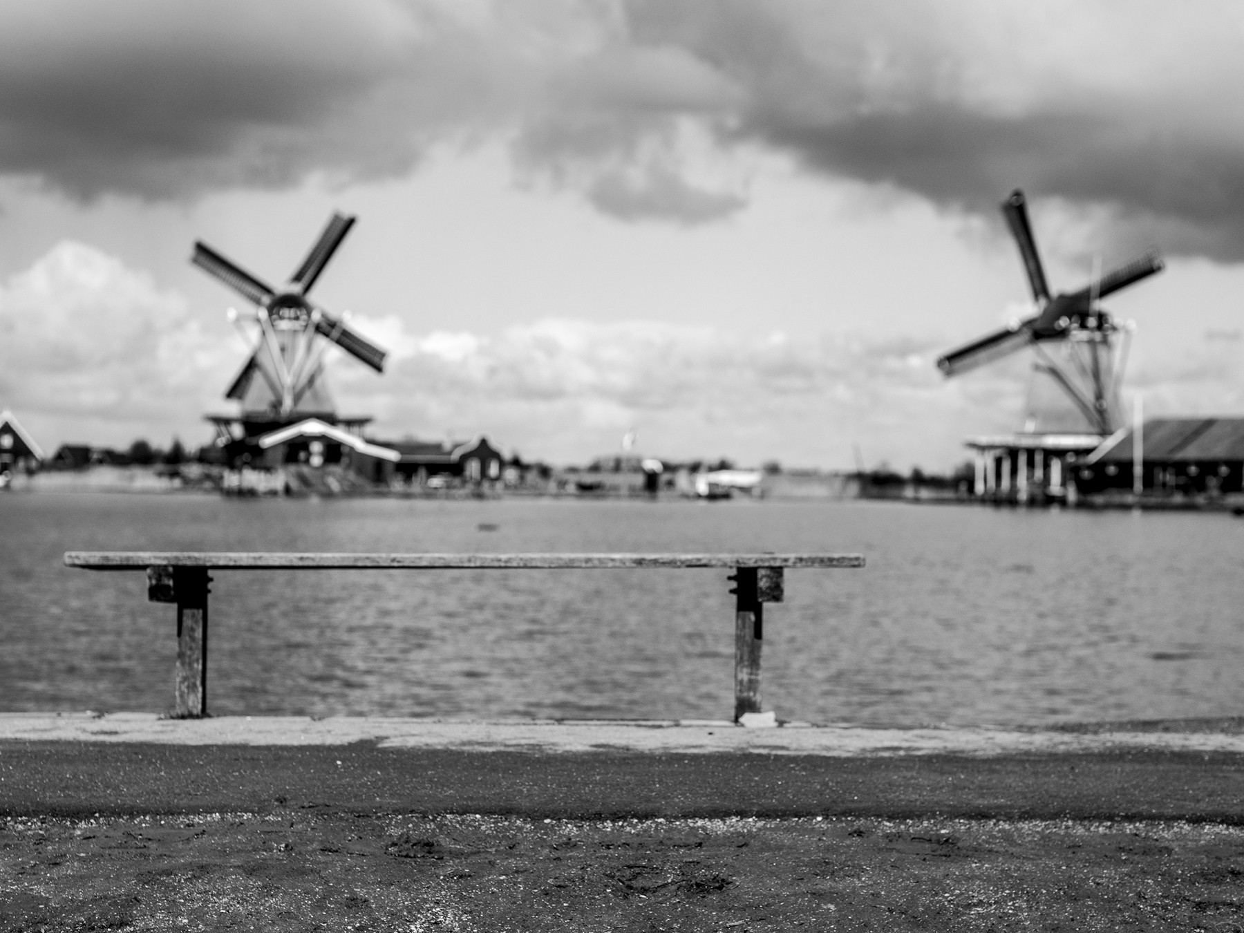 ... Waiting for the wind to change ...