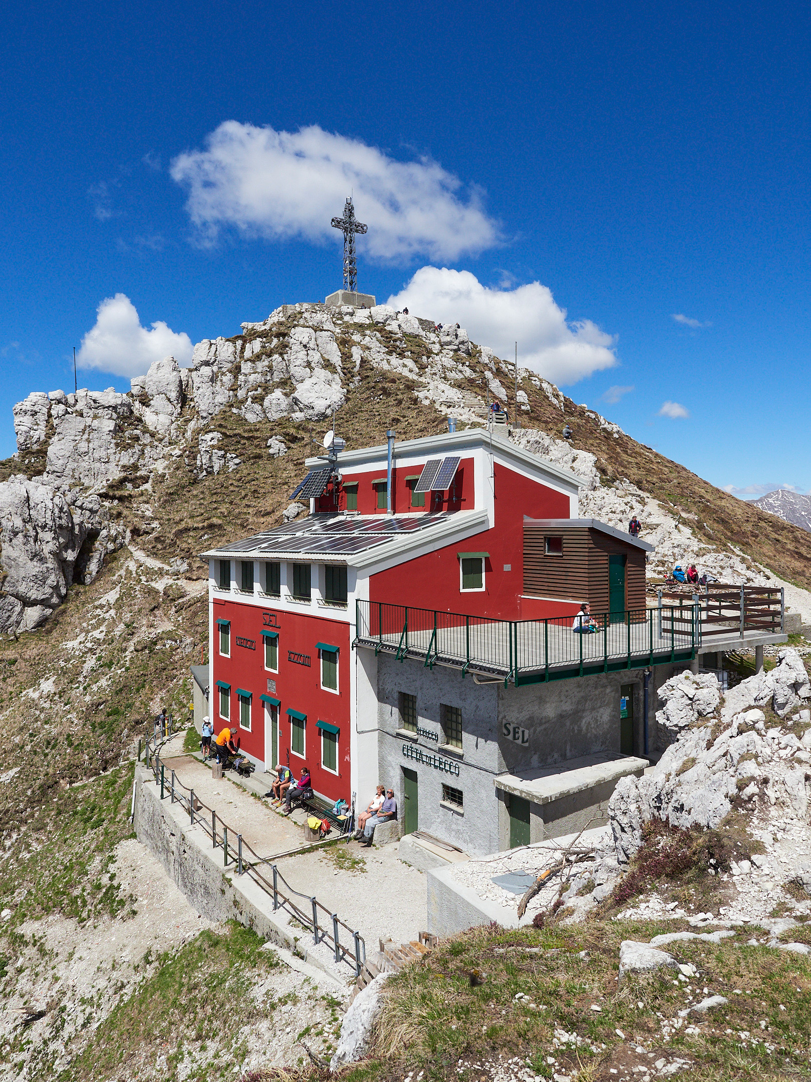 Rifugio Azzoni and summit of Resegone