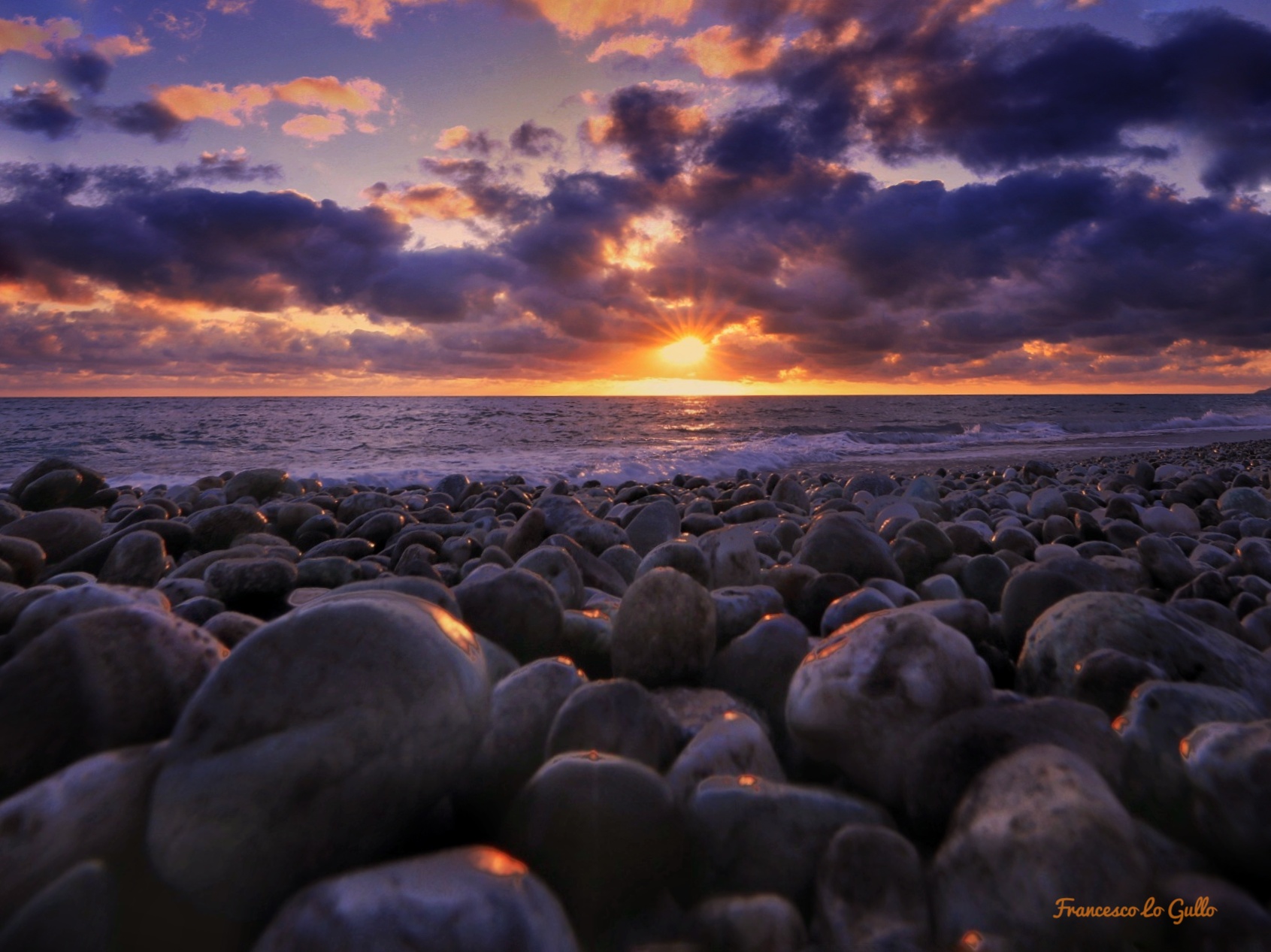 Un tramonto fra i sassi