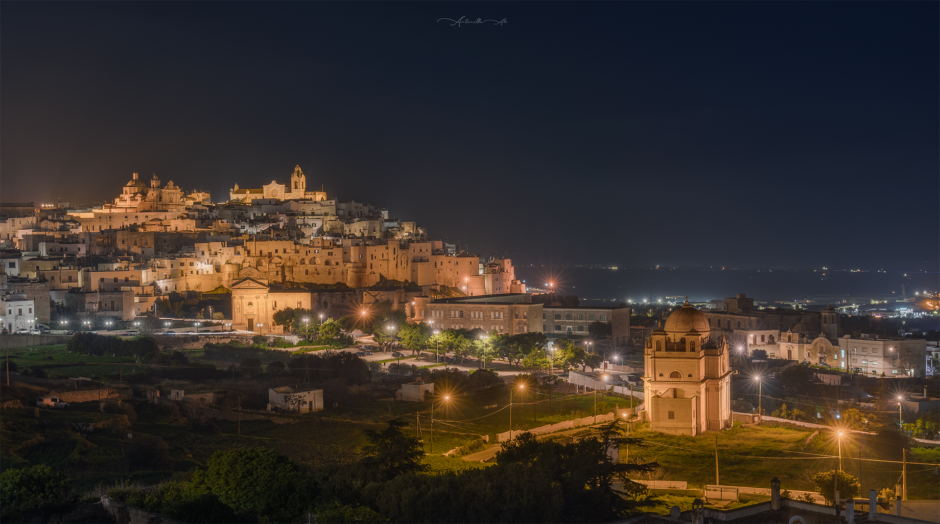 Ostuni in nottruna