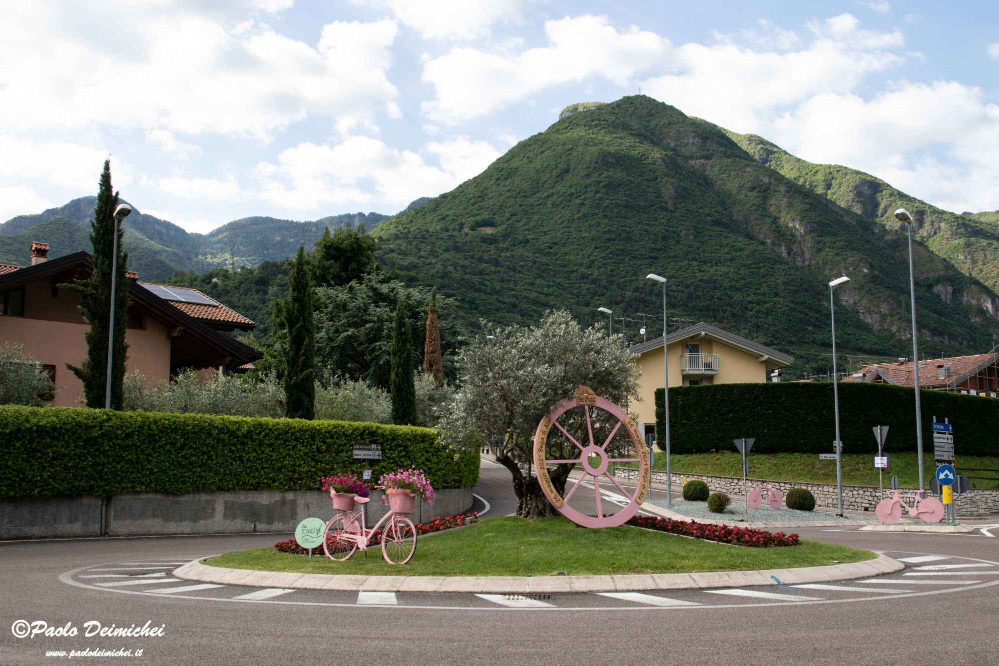 Roundabout for the Giuro D'Italia in Ala di Trento