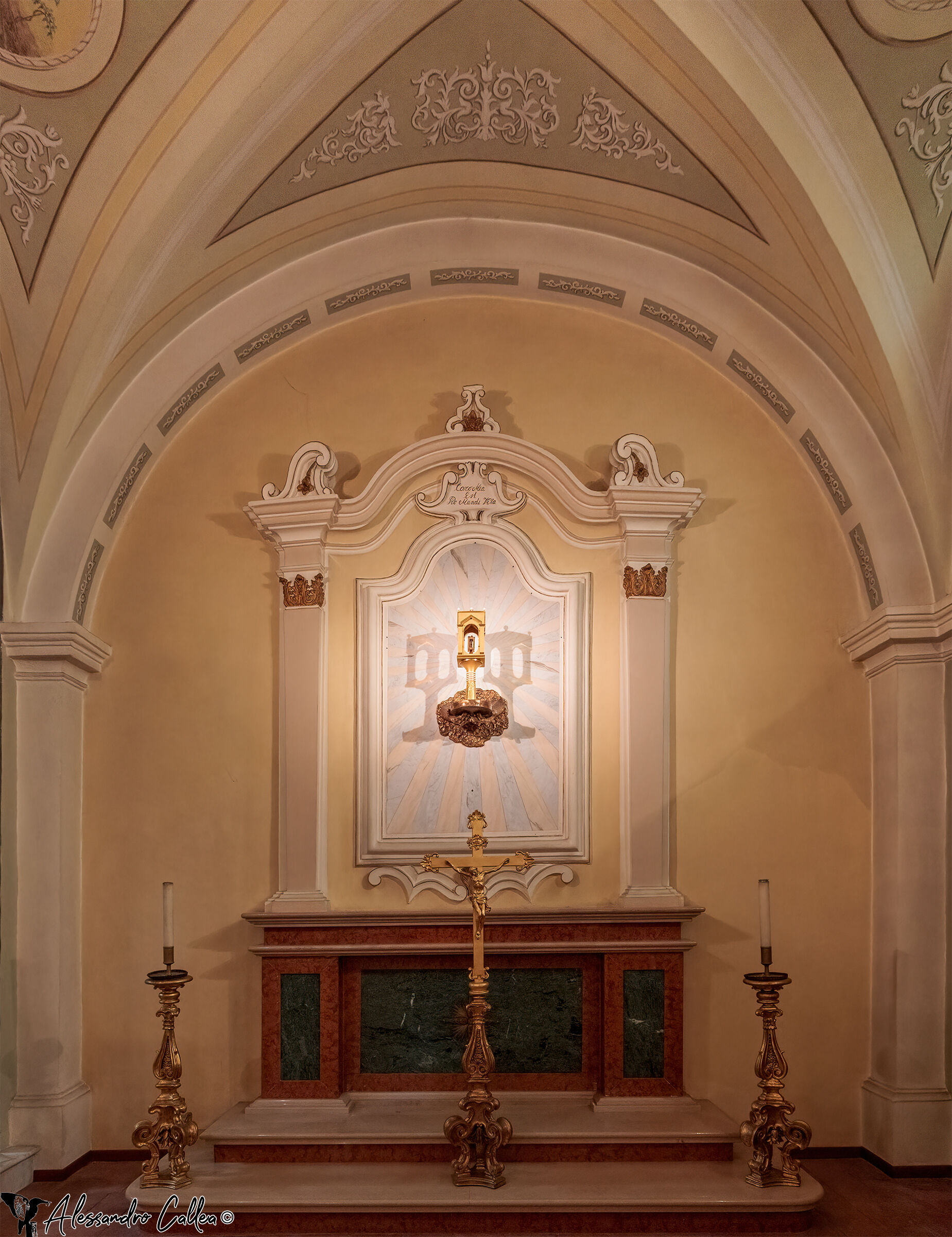 The urn containing the ecauristic miracle of Alatri