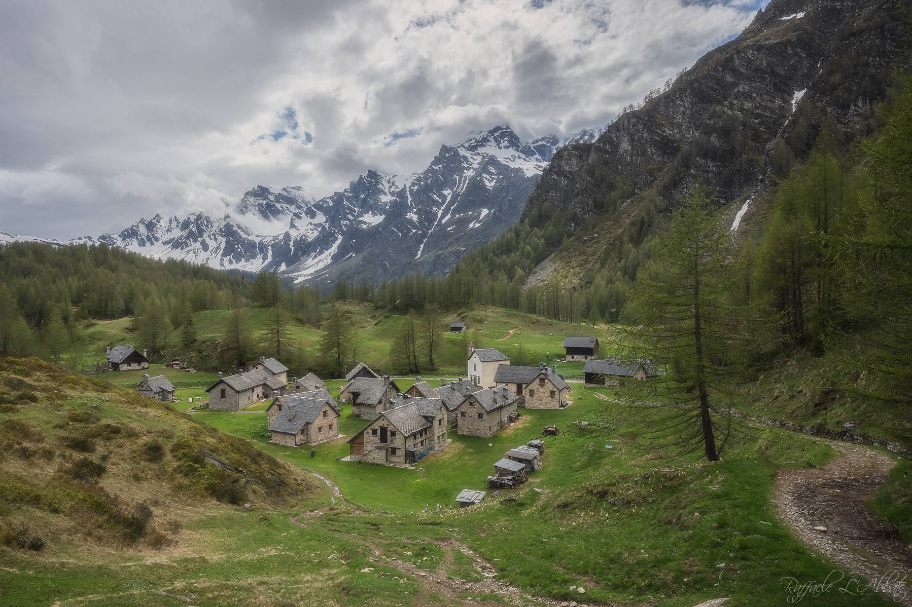 il Paesino tra le montagne