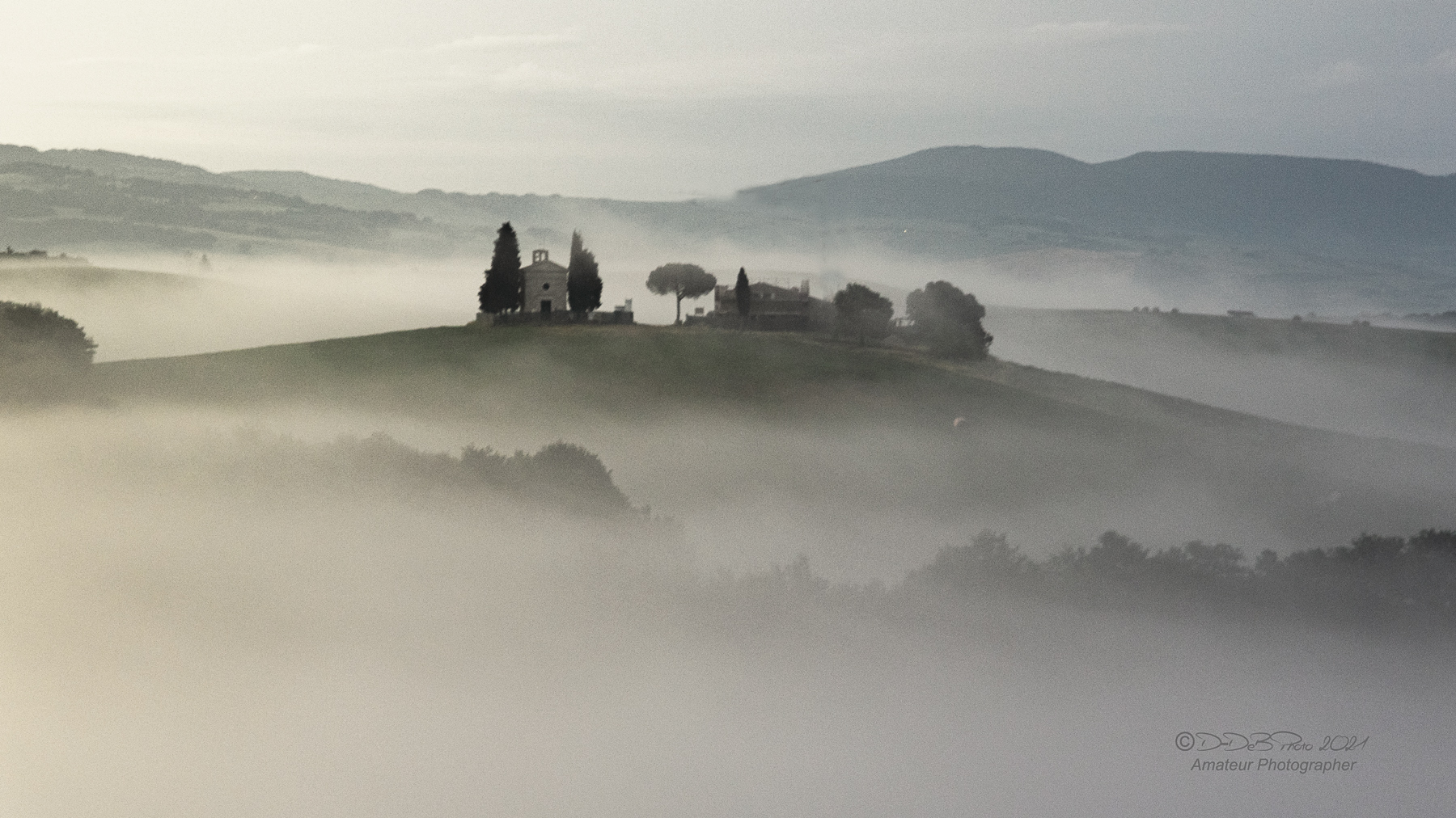 Cappella della Madonna di Vitaleta Val d'Orcia Toscana