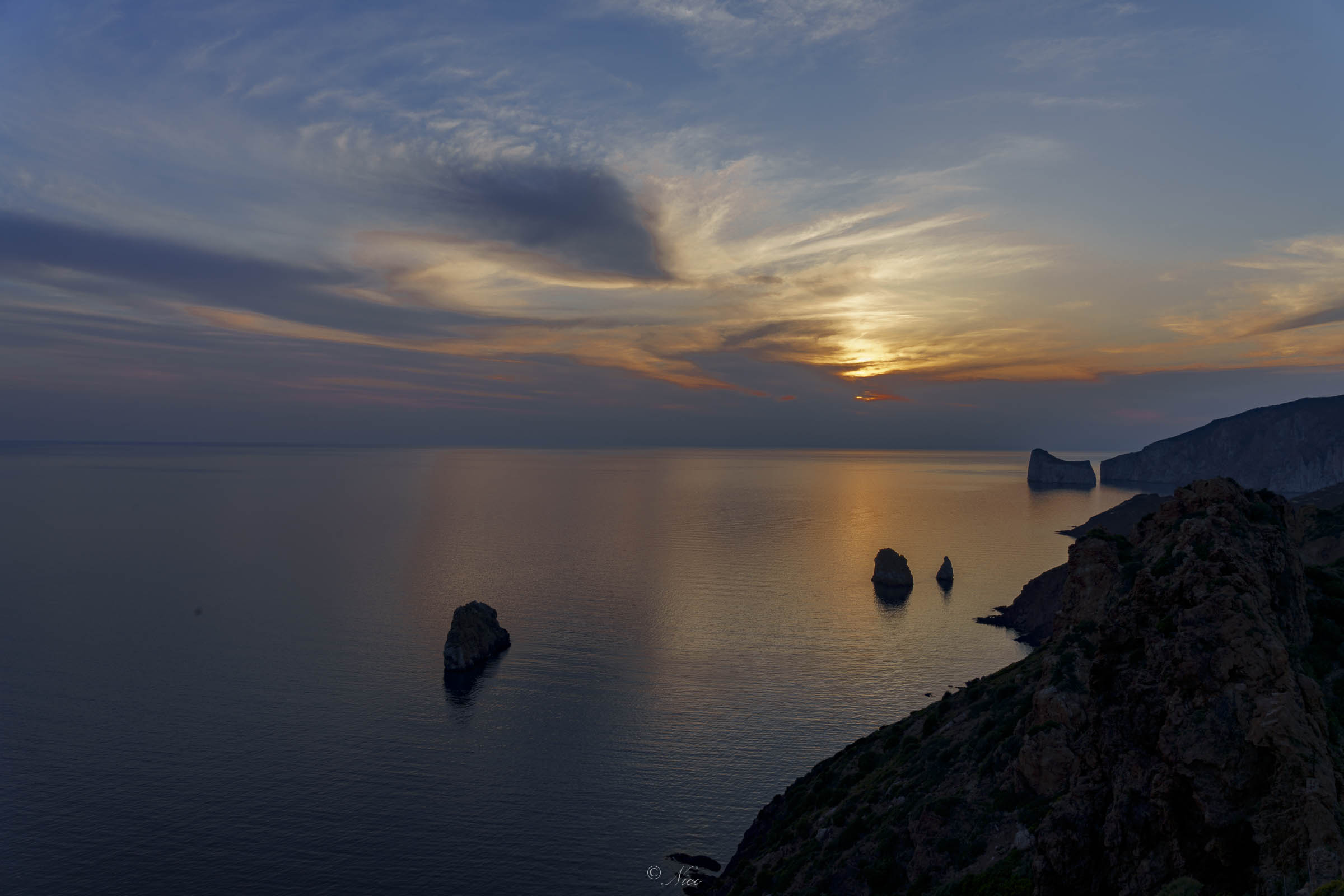 La luce che colora l'arrivo della notte