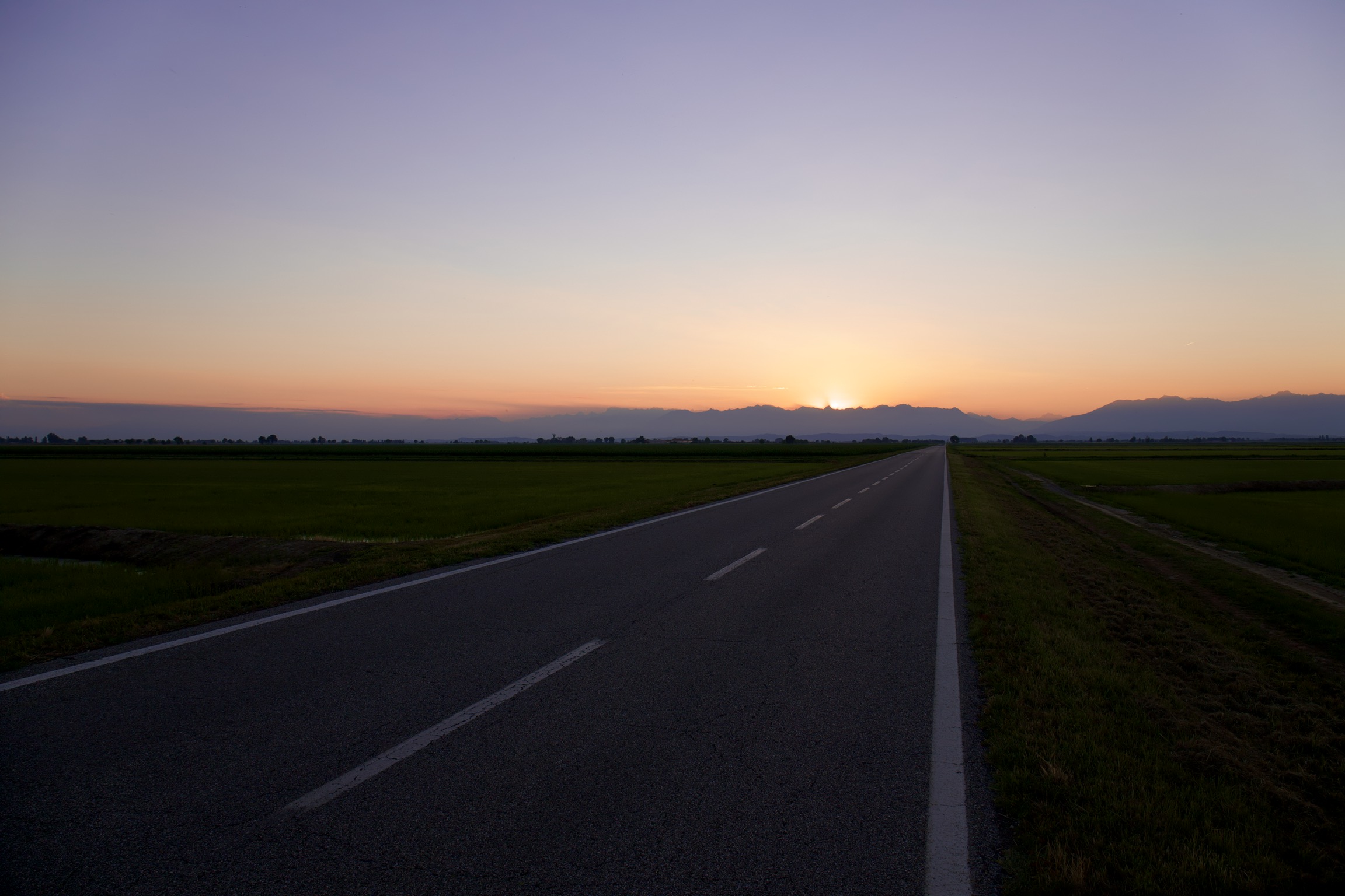 Verso ovest, all'imbrunire