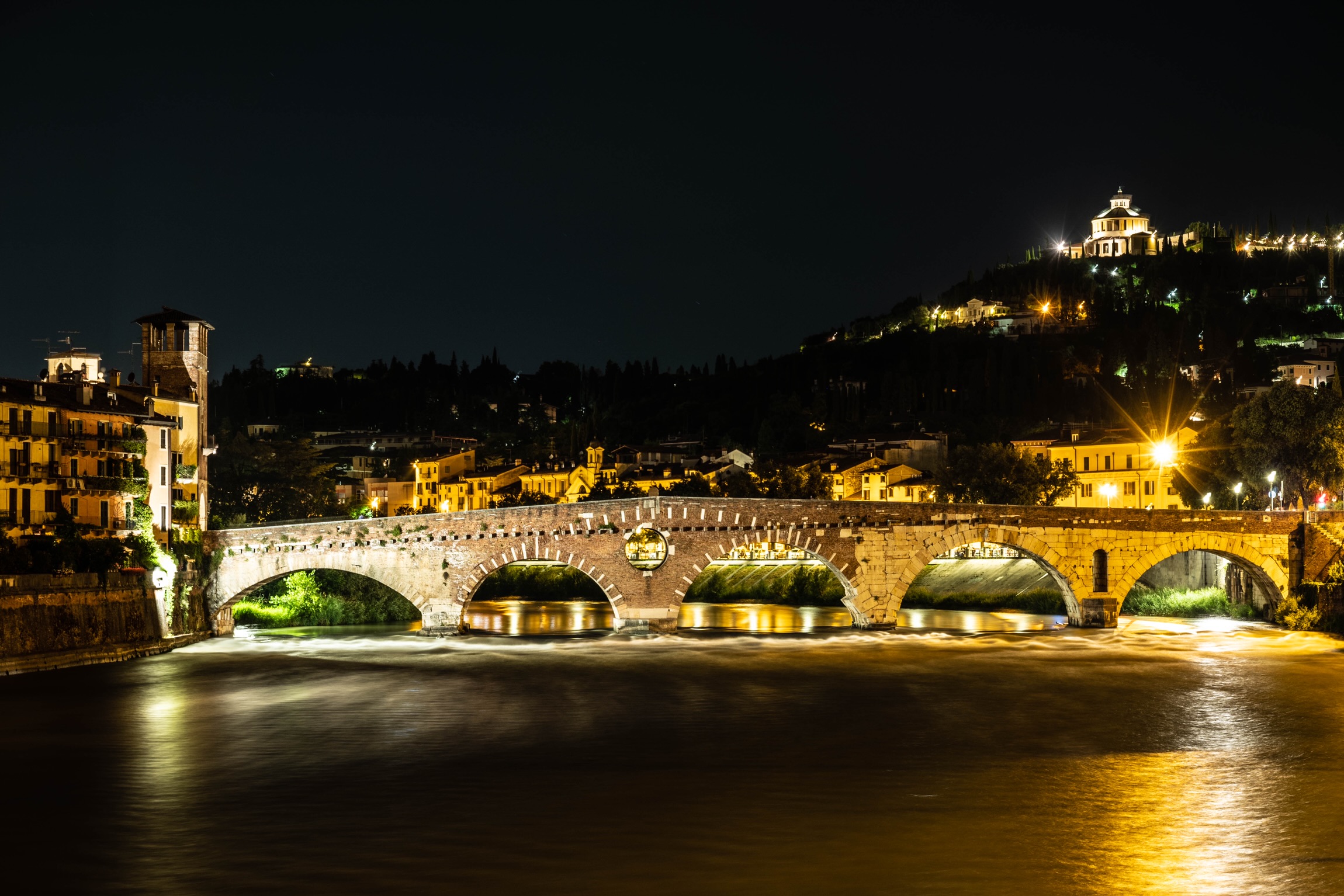 Ponte Pietra, Verona