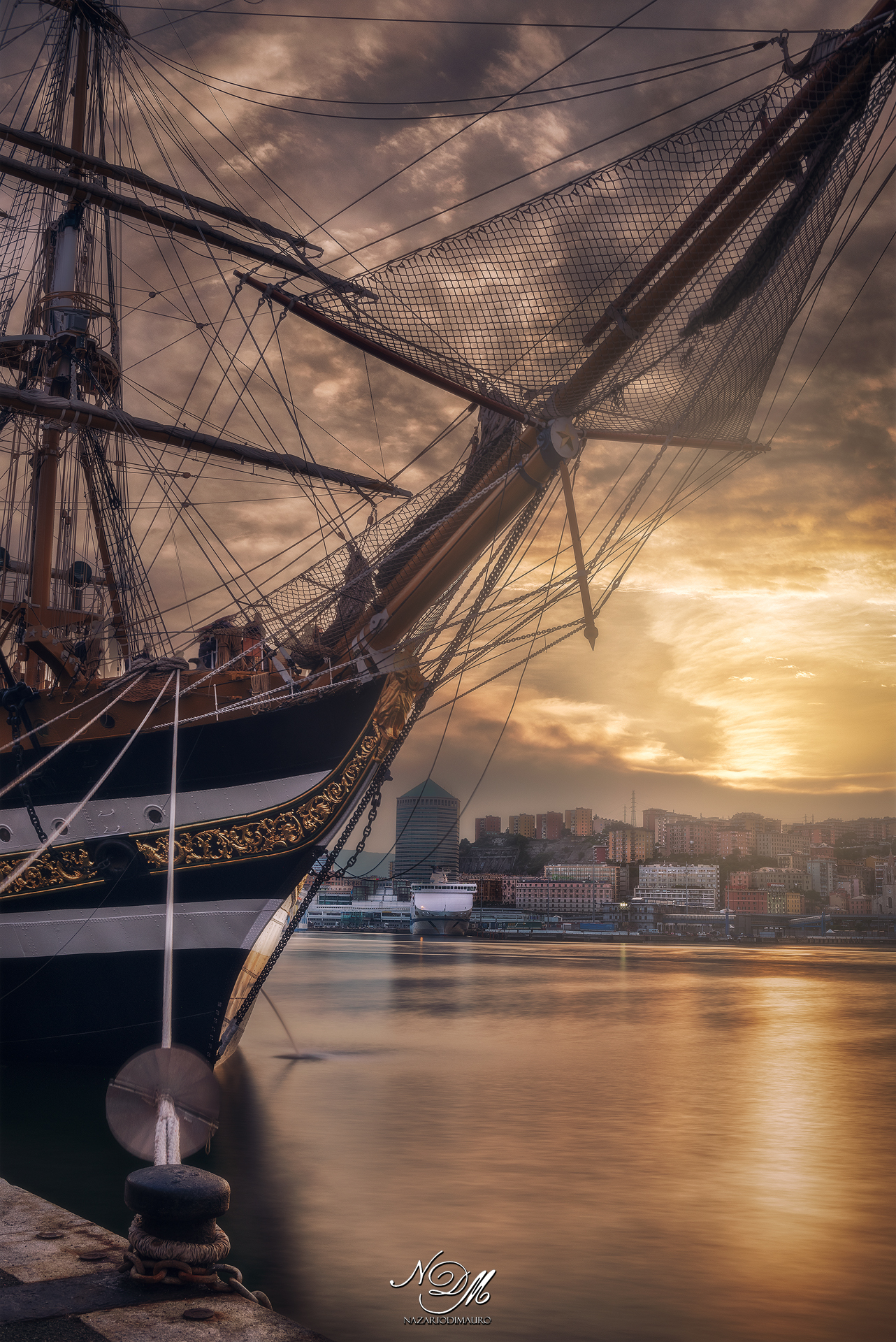 At the sight of vespucci, the sky also celebrates...