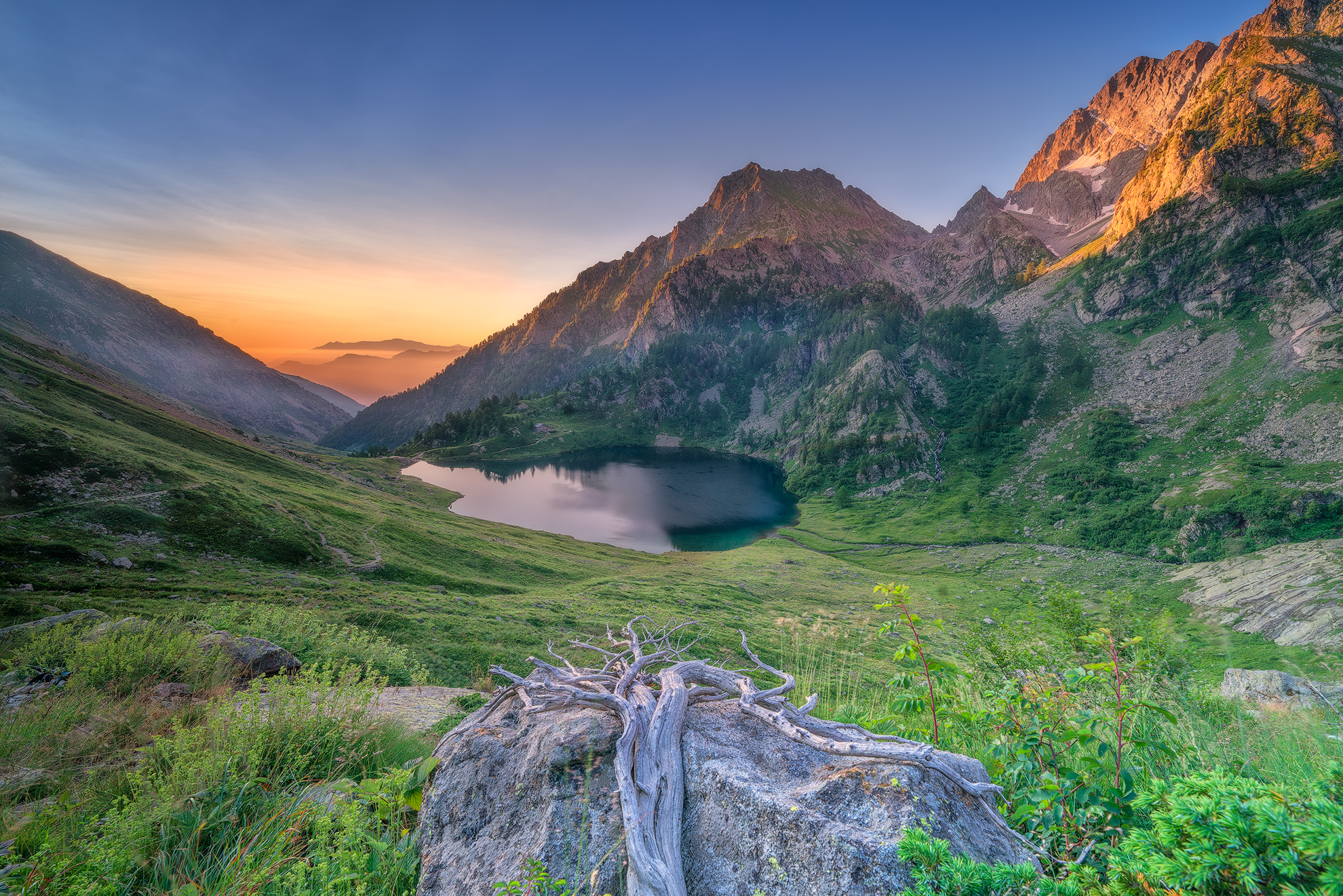 Alba al Lago sottano della Sella