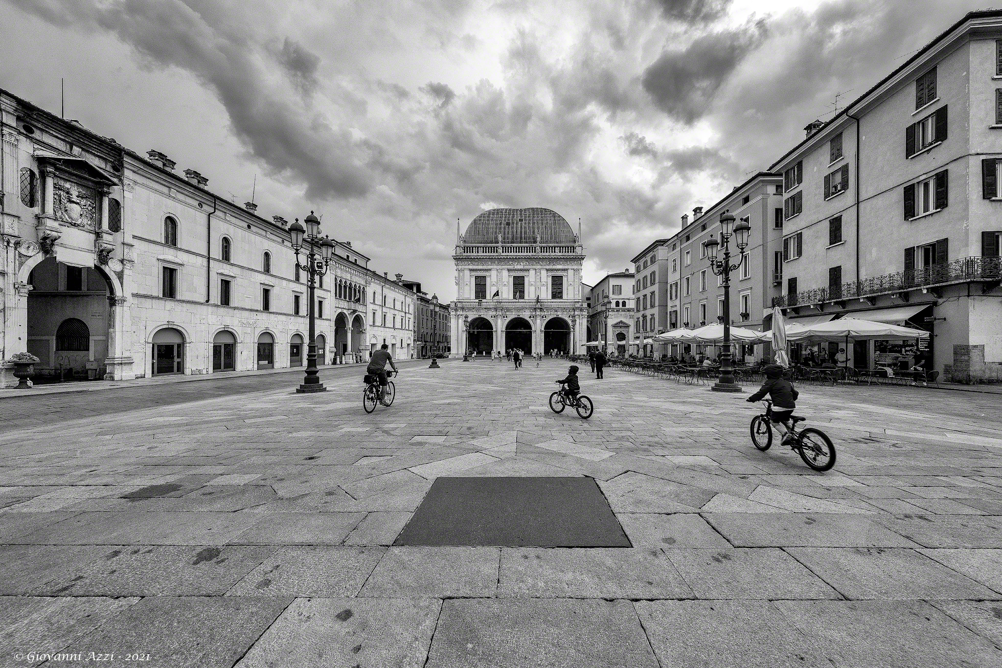 Threatening clouds in Piazza Loggia