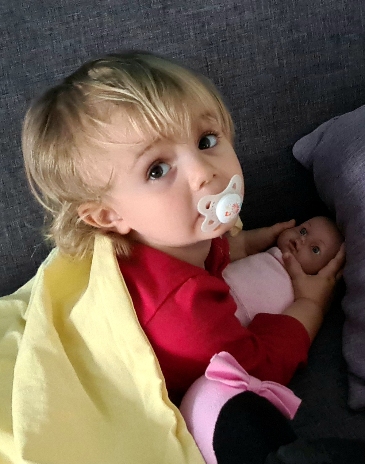 Greta e bimbo... Fai la ninna...