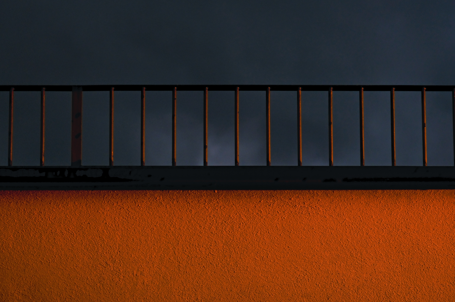 Le nuvole e la ringhiera