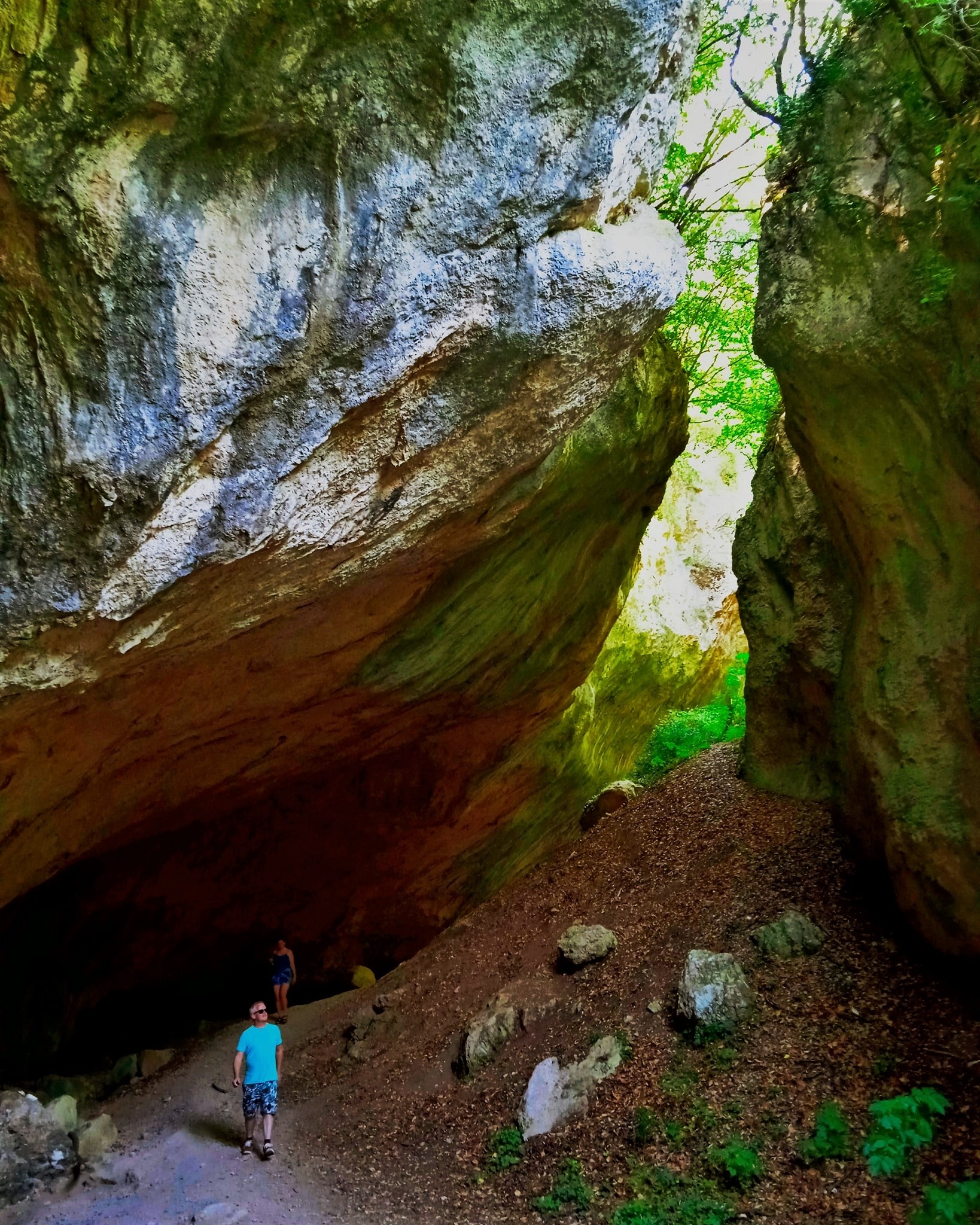 montagna  spaccata , valle  scapuccia  genga