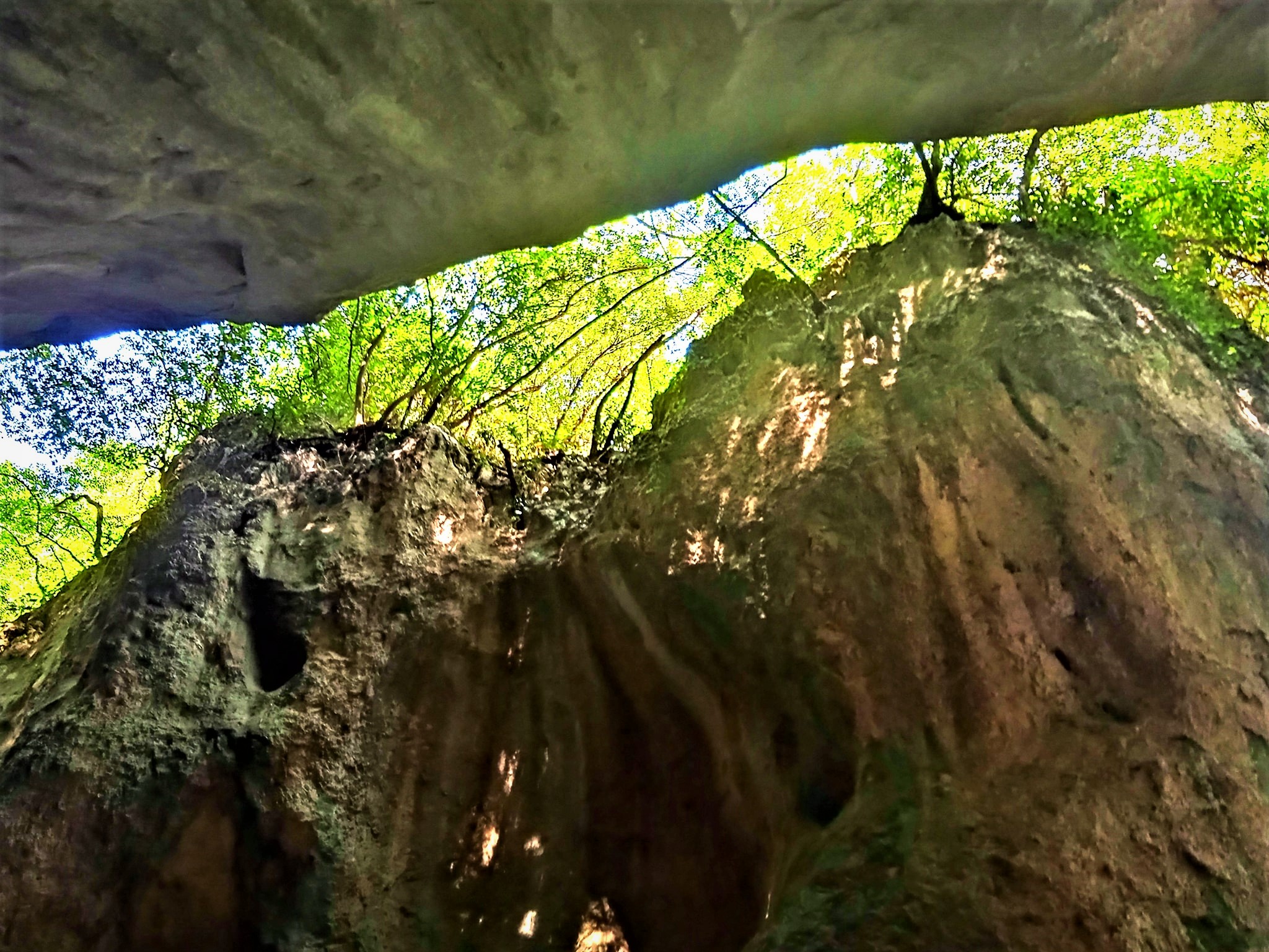 montagna spaccata genga