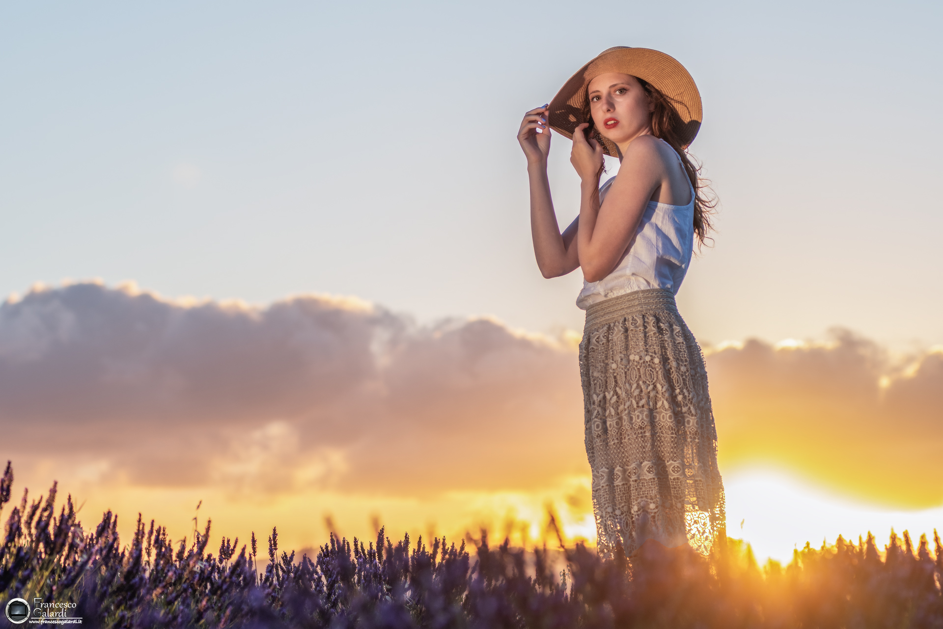 Sara, il tramonto e la Lavanda
